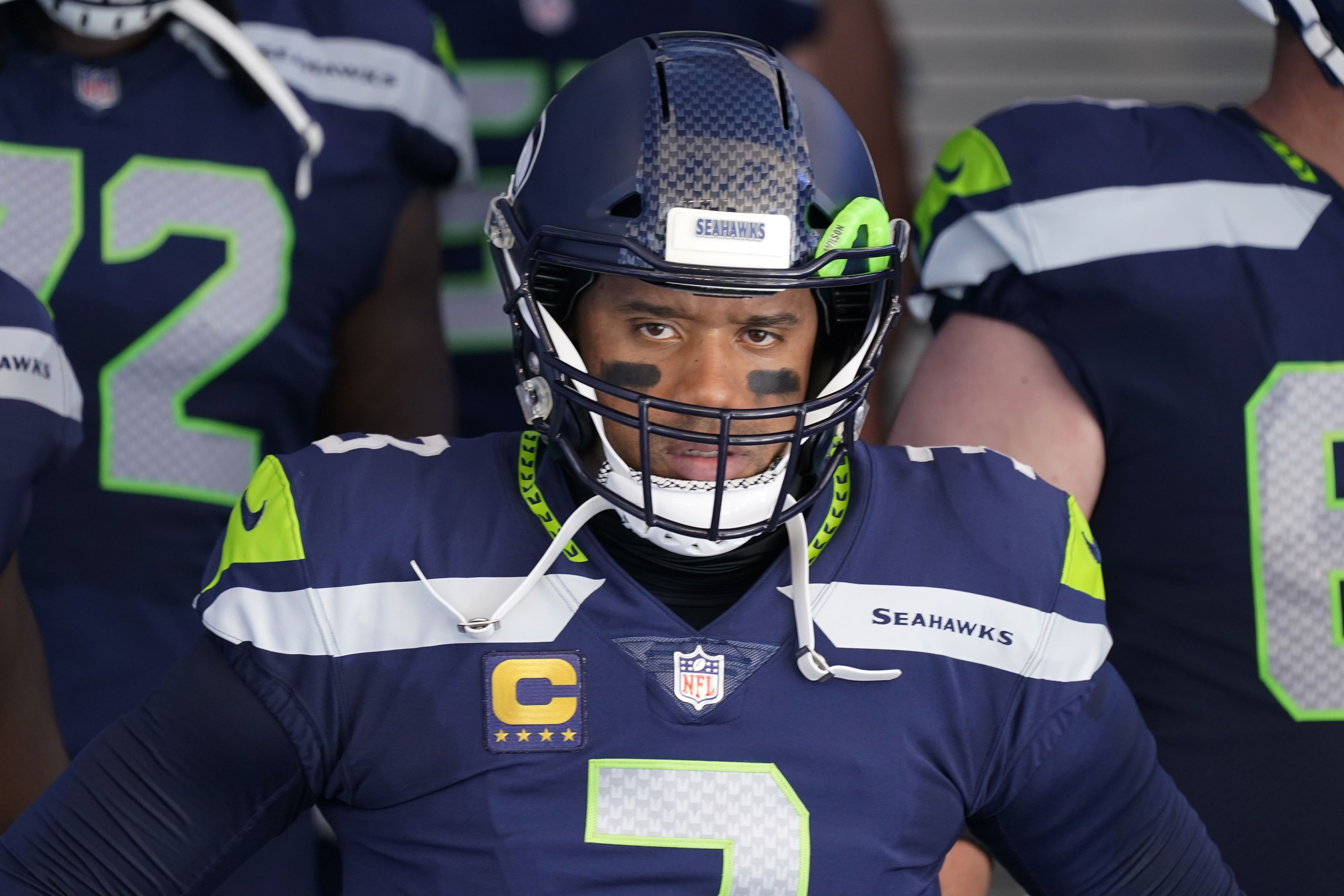 NFL on X: Russ goes DEEP to Lockett for 55! #Seahawks