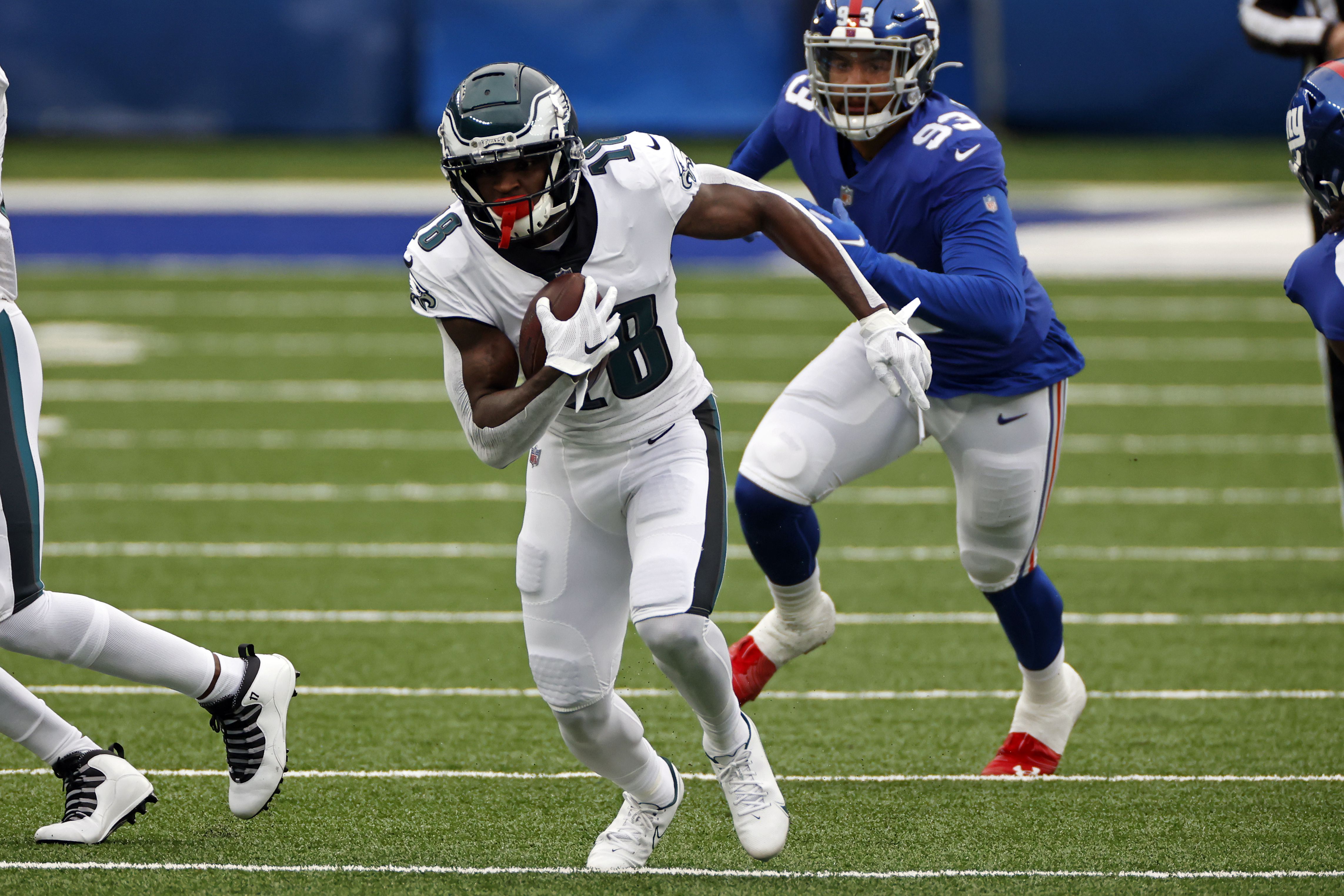 Philadelphia Eagles: T.J. Edwards can't breakout if he doesn't play