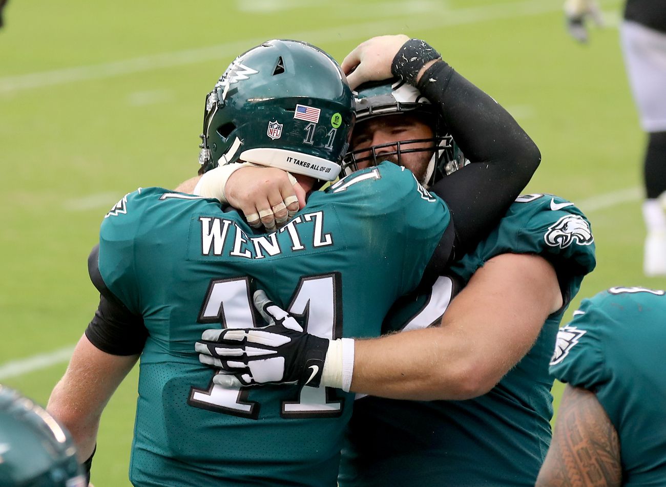 HAYES: Eagles quarterback Carson Wentz in desperate need of vacation