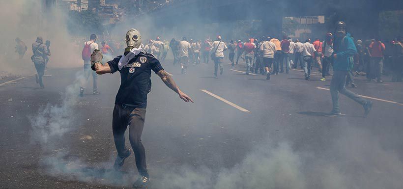 venezolanos-protestan-18681576