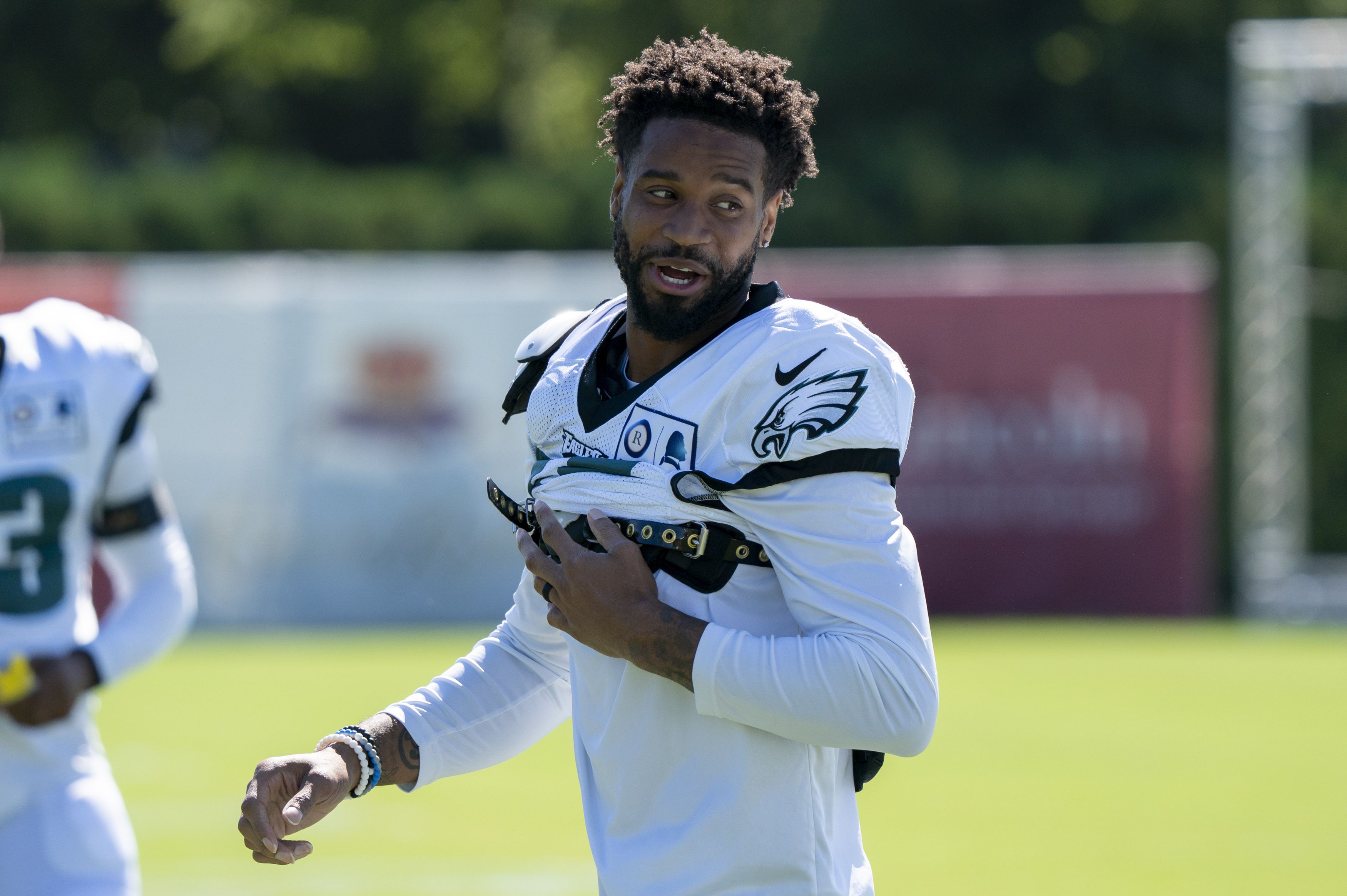 Eagles' Darius Slay tweets he is staying in Philadelphia: 'Back like I  never left'