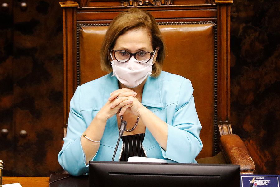 Presidenta del Senado Adriana Muñoz