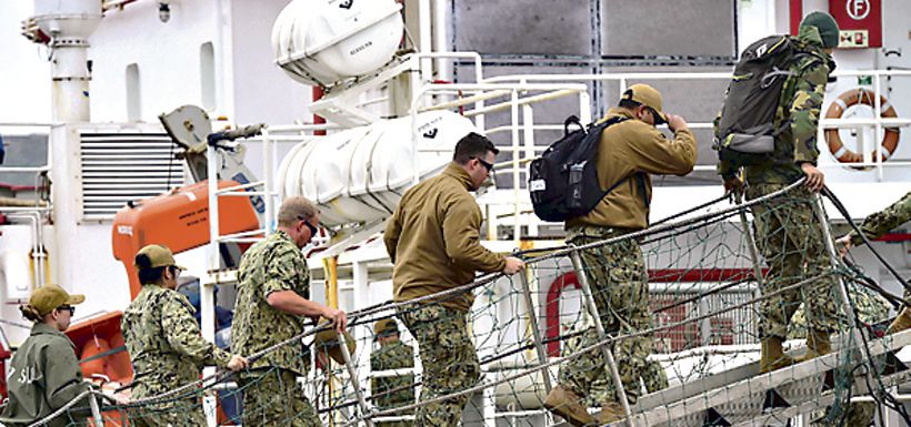 us-sailors-embark-on-the-sophie-siem-ship-i-39981060