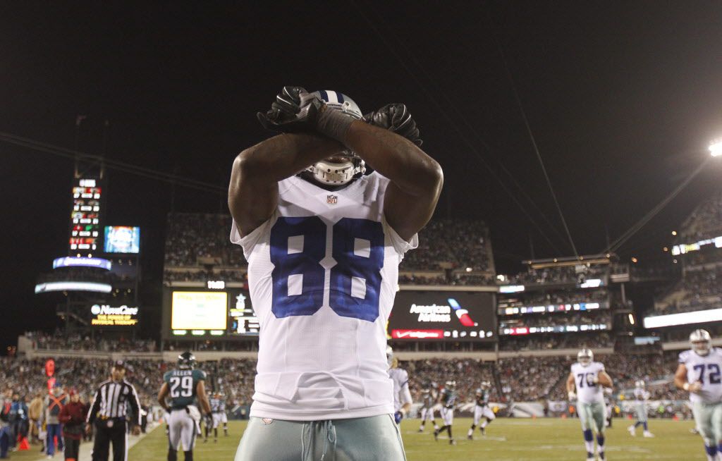 The best Dez Bryant photos: Signing a baby, doing the dougie