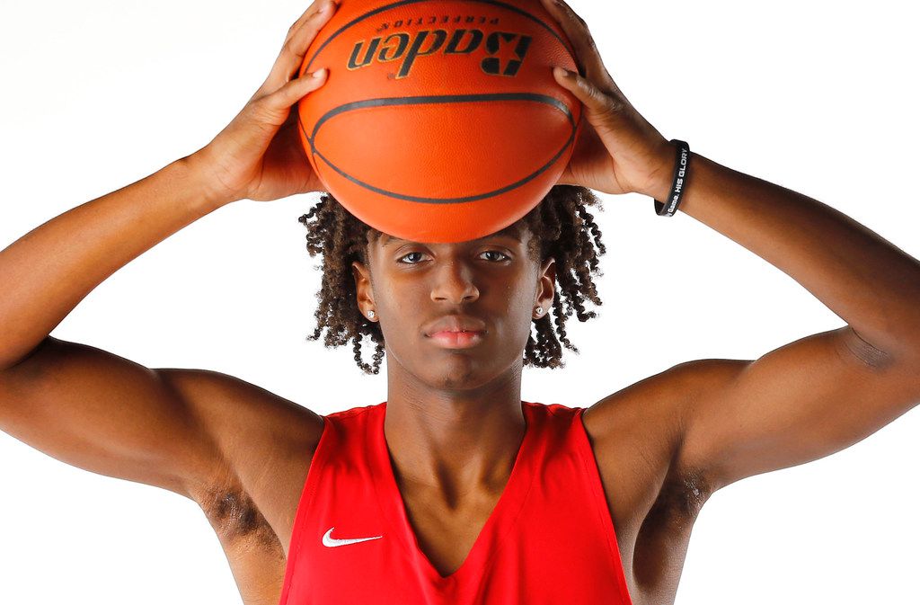 Tyrese Maxey recruiting several star players for Kentucky