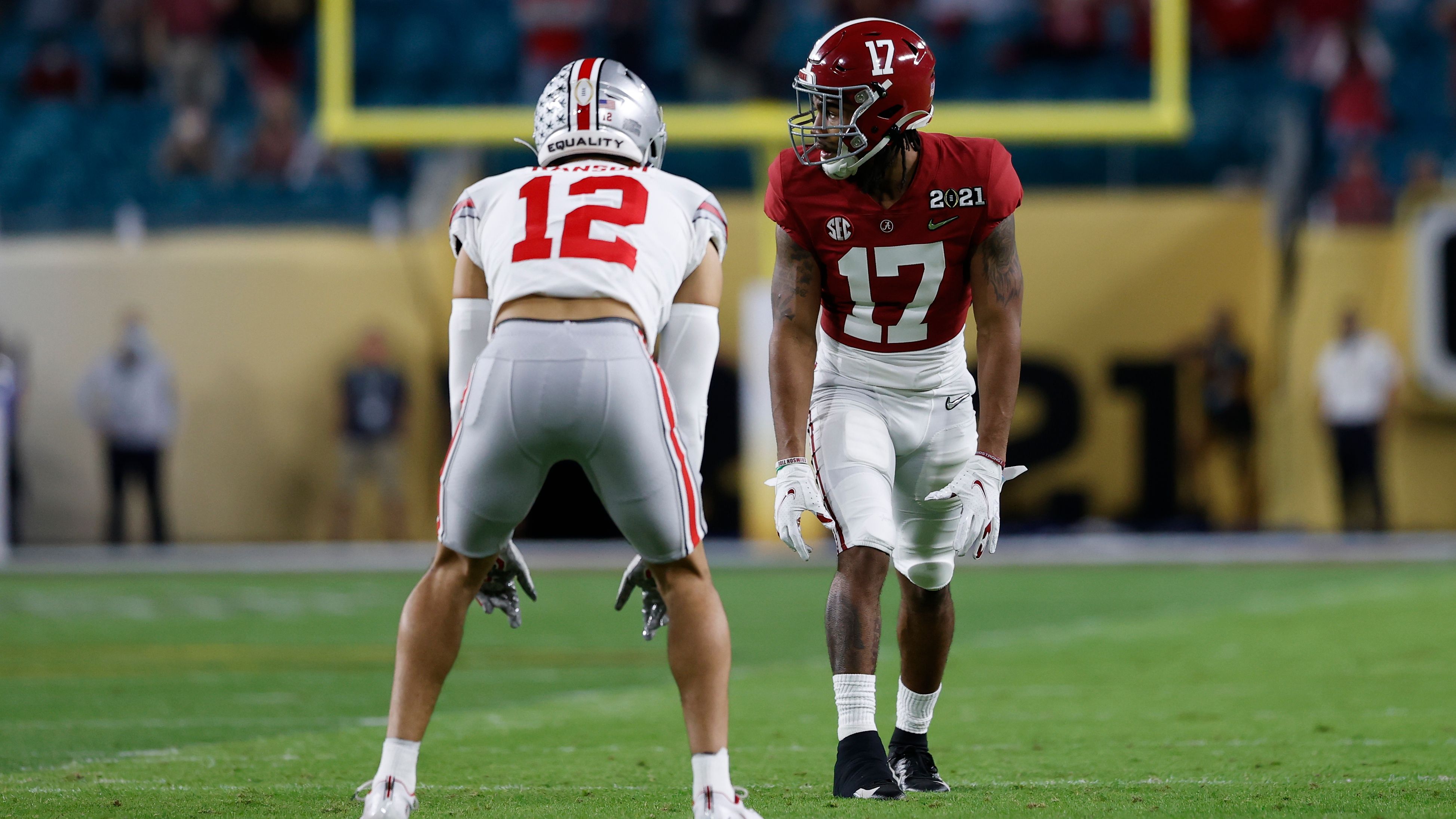 Watch Jaylen Waddle warm up before national championship