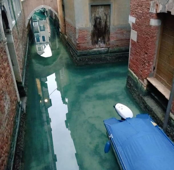 Agua limpia en Venecia