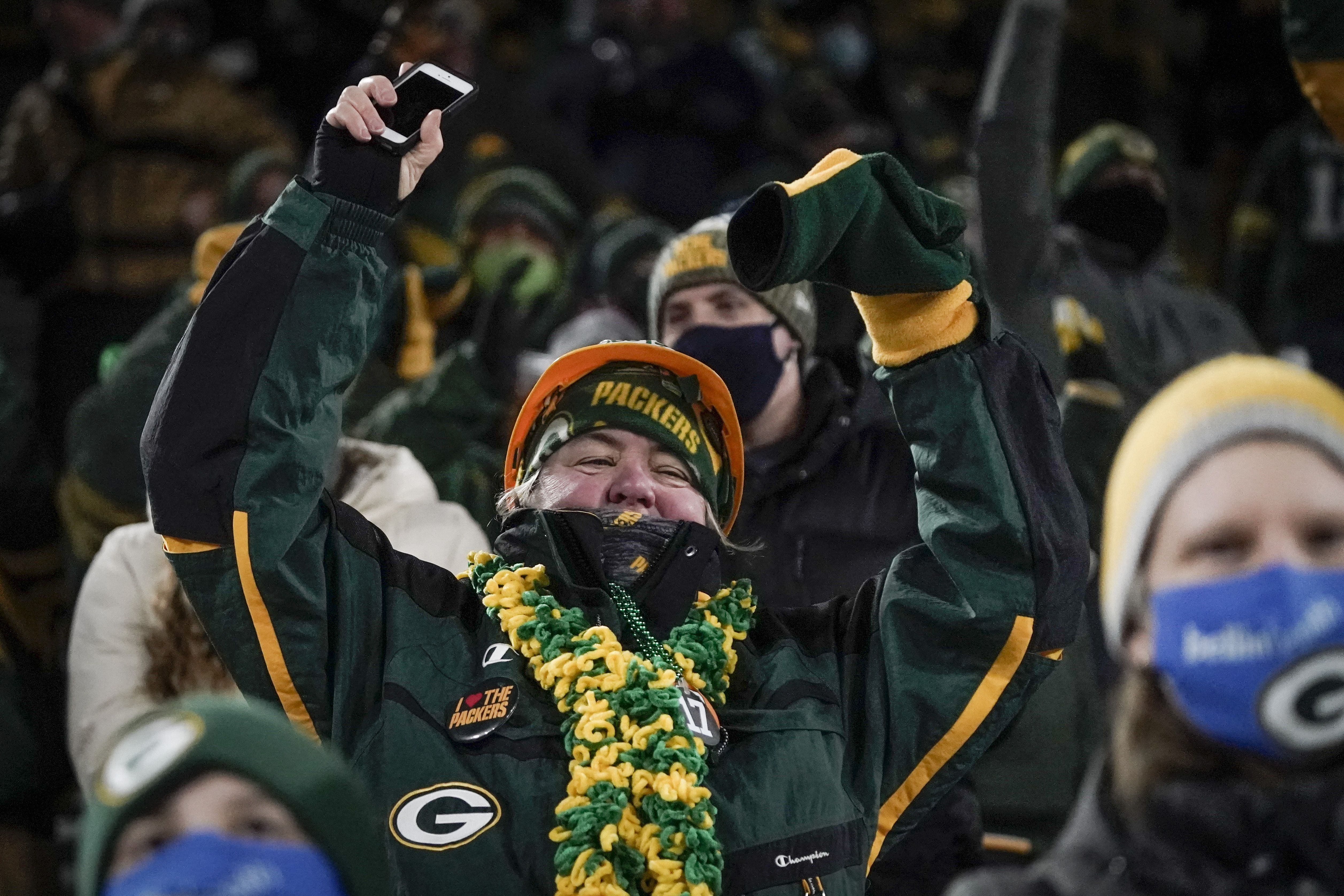 Rodgers leads Packers into title game with 32-18 win vs Rams