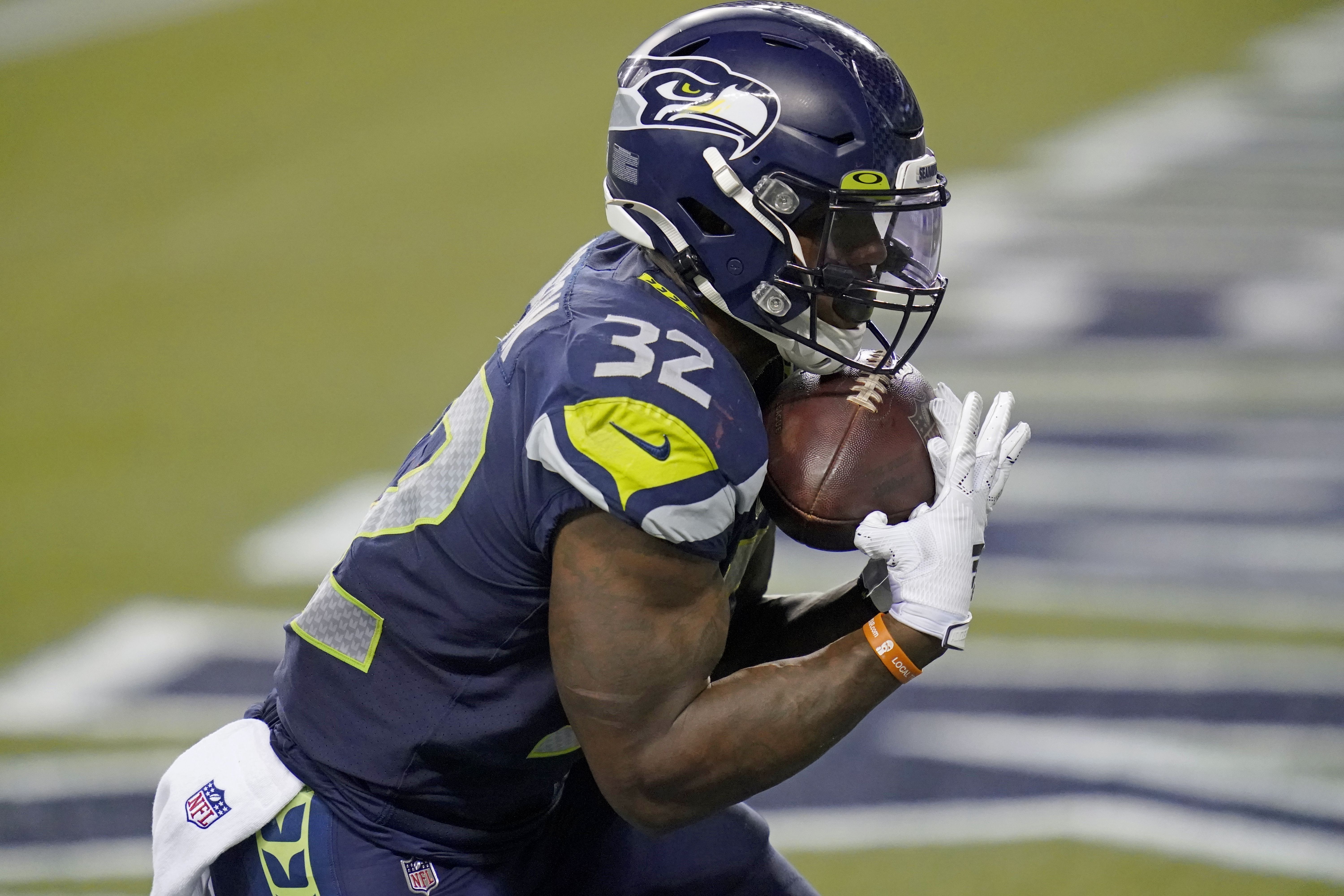 Seahawks' Quandre Diggs ejected after helmet hit on Patriots' N