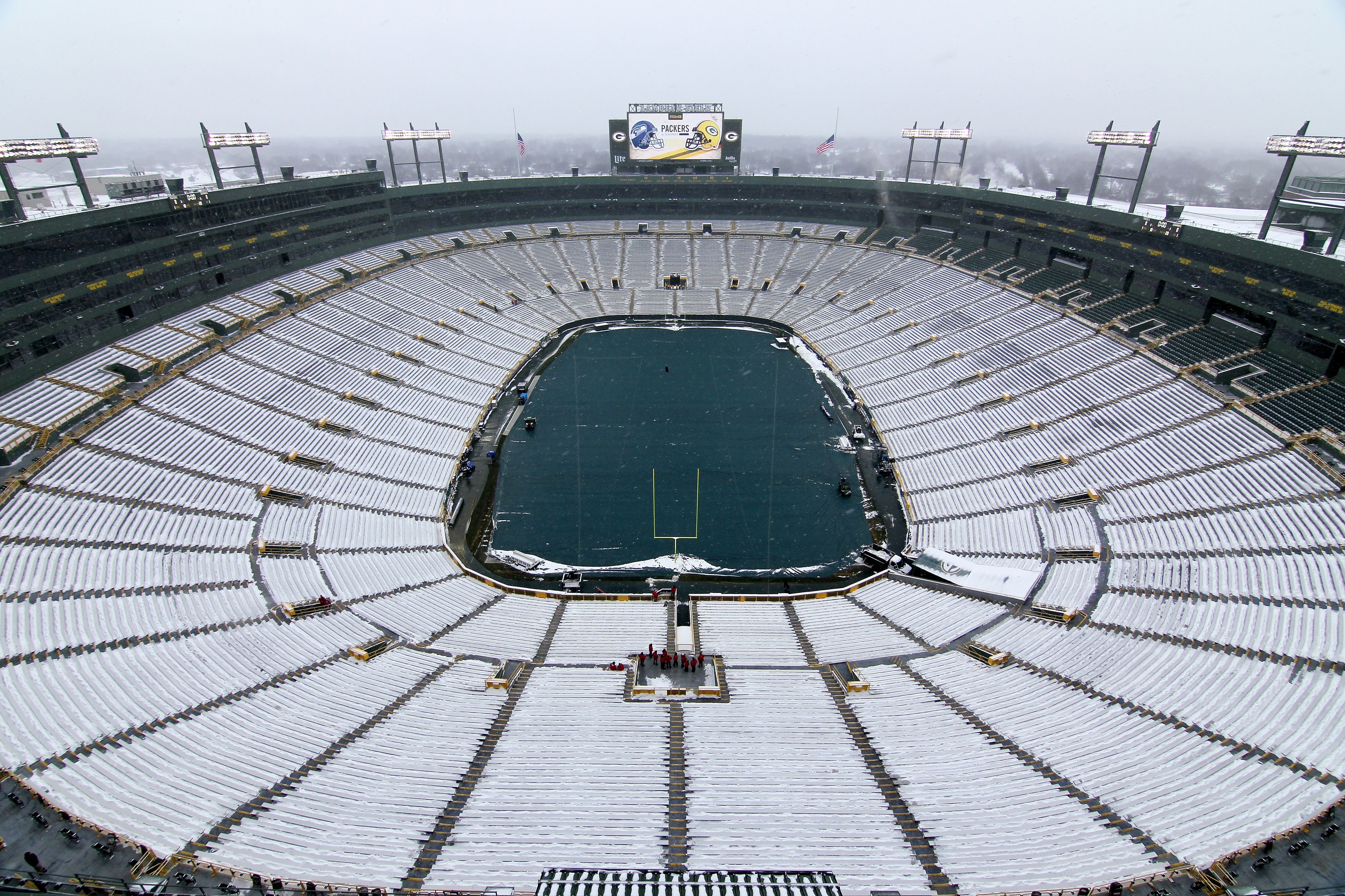 Green Bay Packers ask 700 fans to help shovel snow ahead of