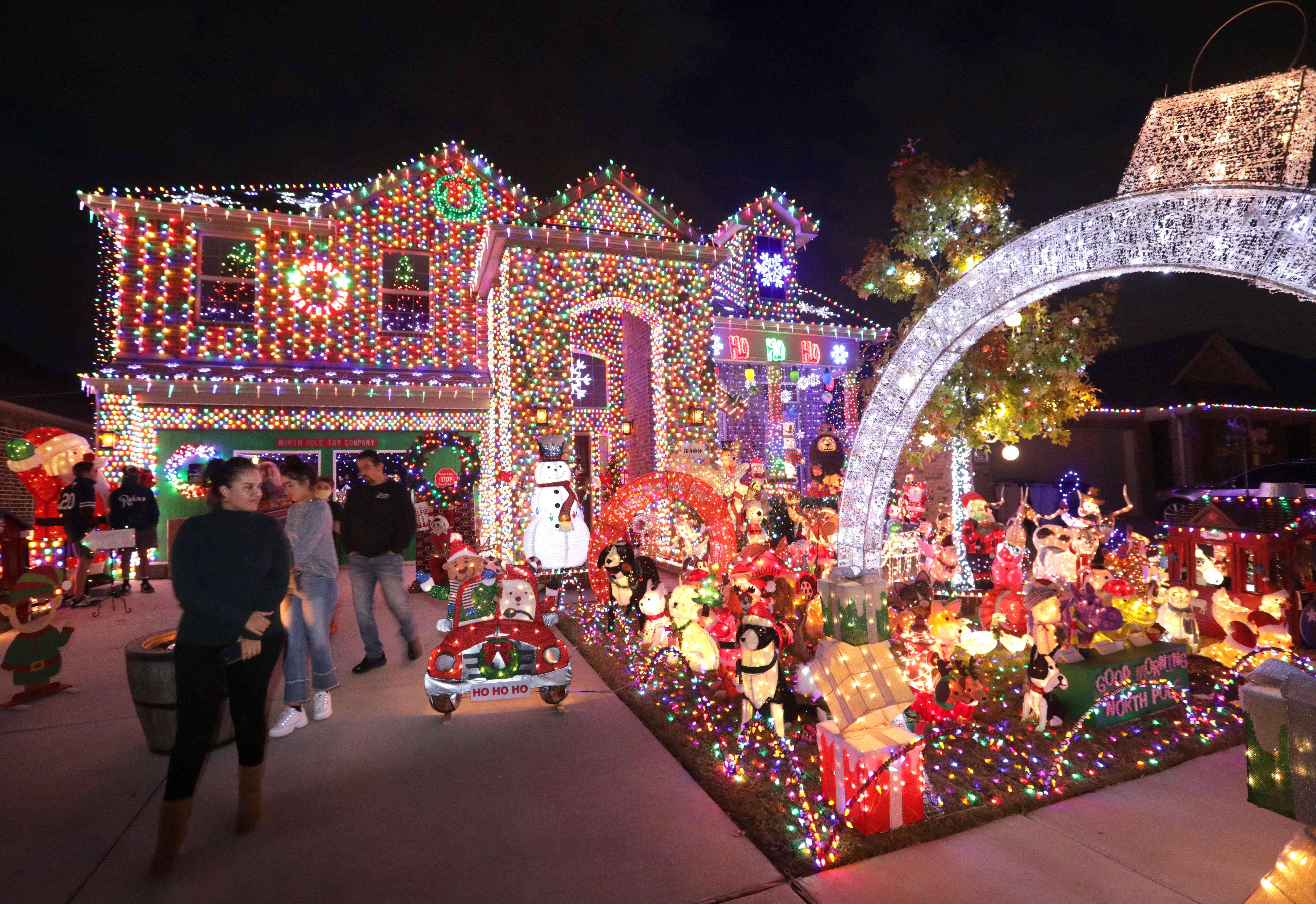 Where to find the neighborhood Christmas lights in Dallas or your