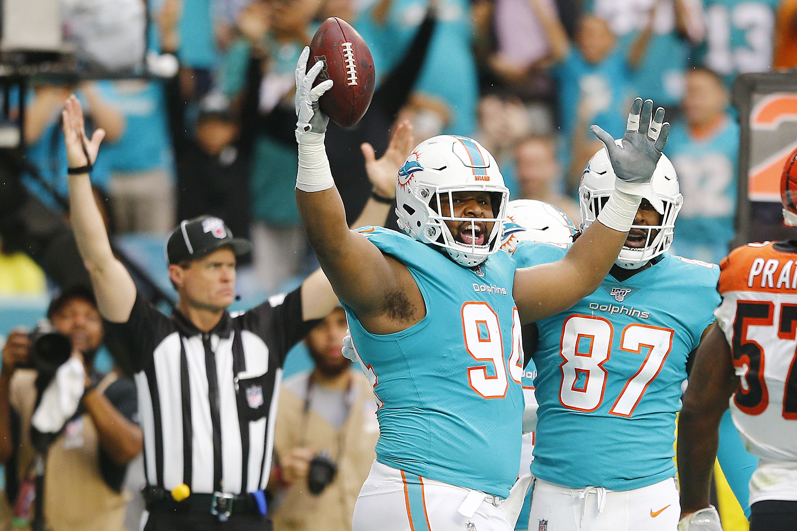 VIDEO: Rookie Christian Wilkins Scores Big-Guy Touchdown for Dolphins