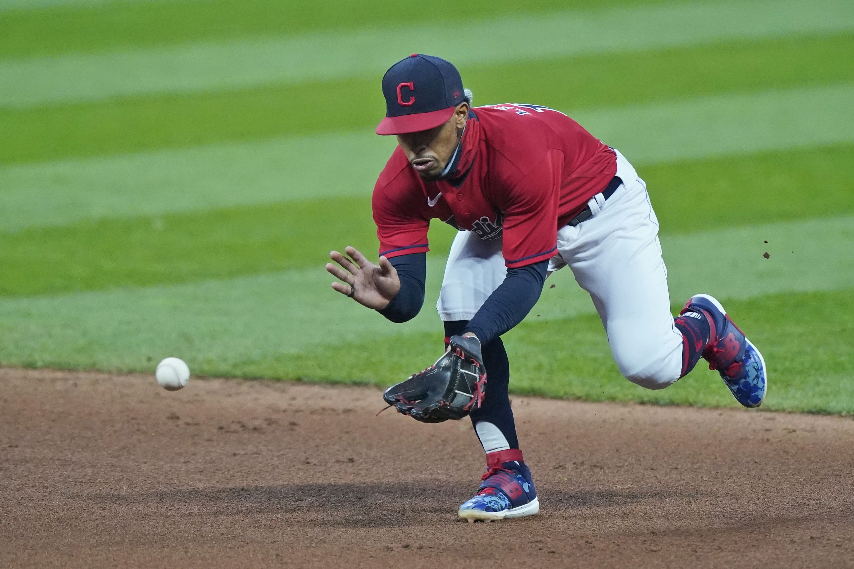 Why Yankees shouldn't overbid for Indians' Francisco Lindor 