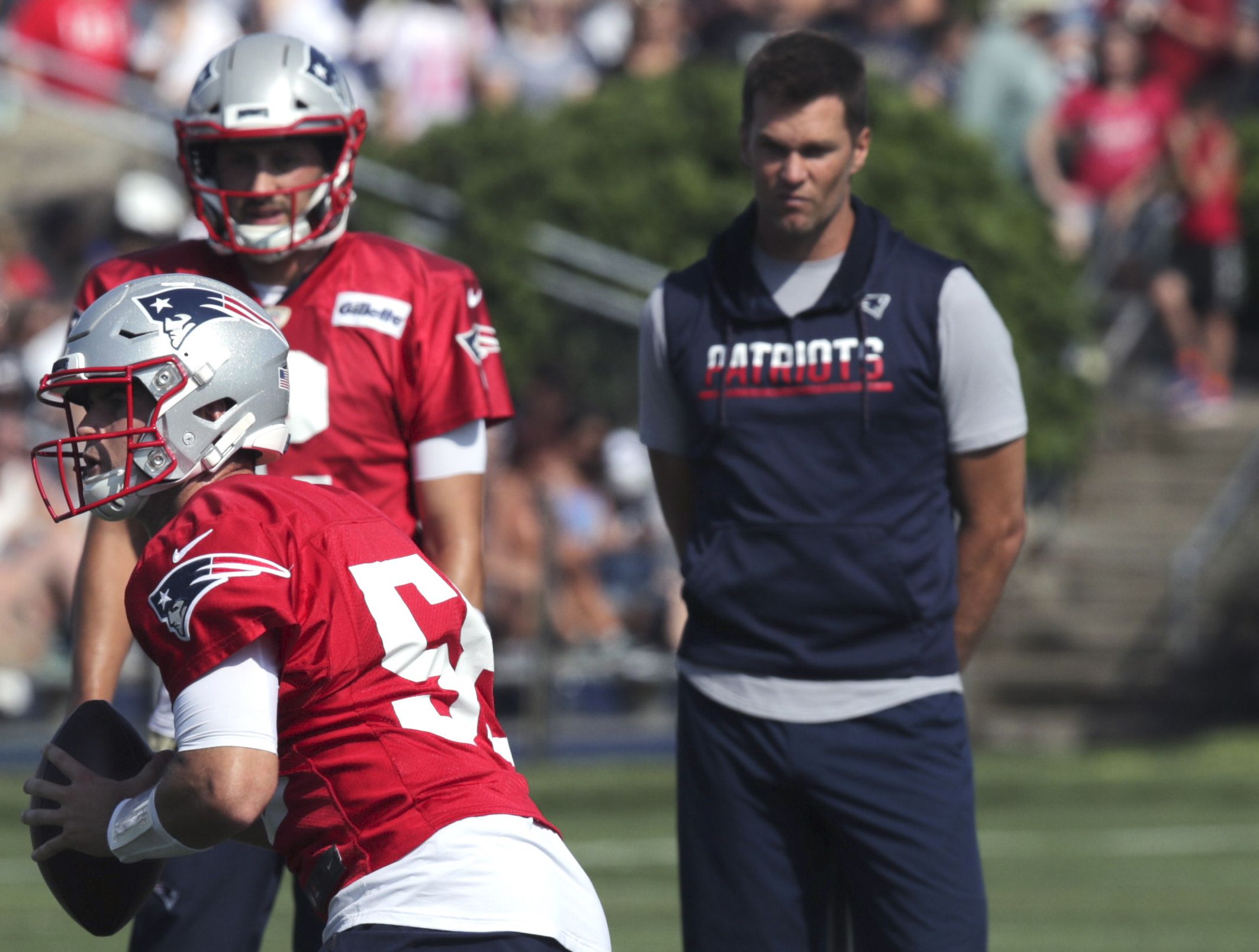 Tom Brady takes field at Patriots training camp, Bill Belichick