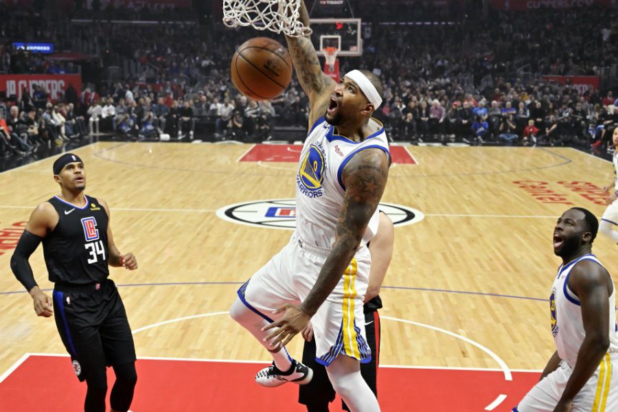 DeMarcus Cousins en su debut con los Warriors.