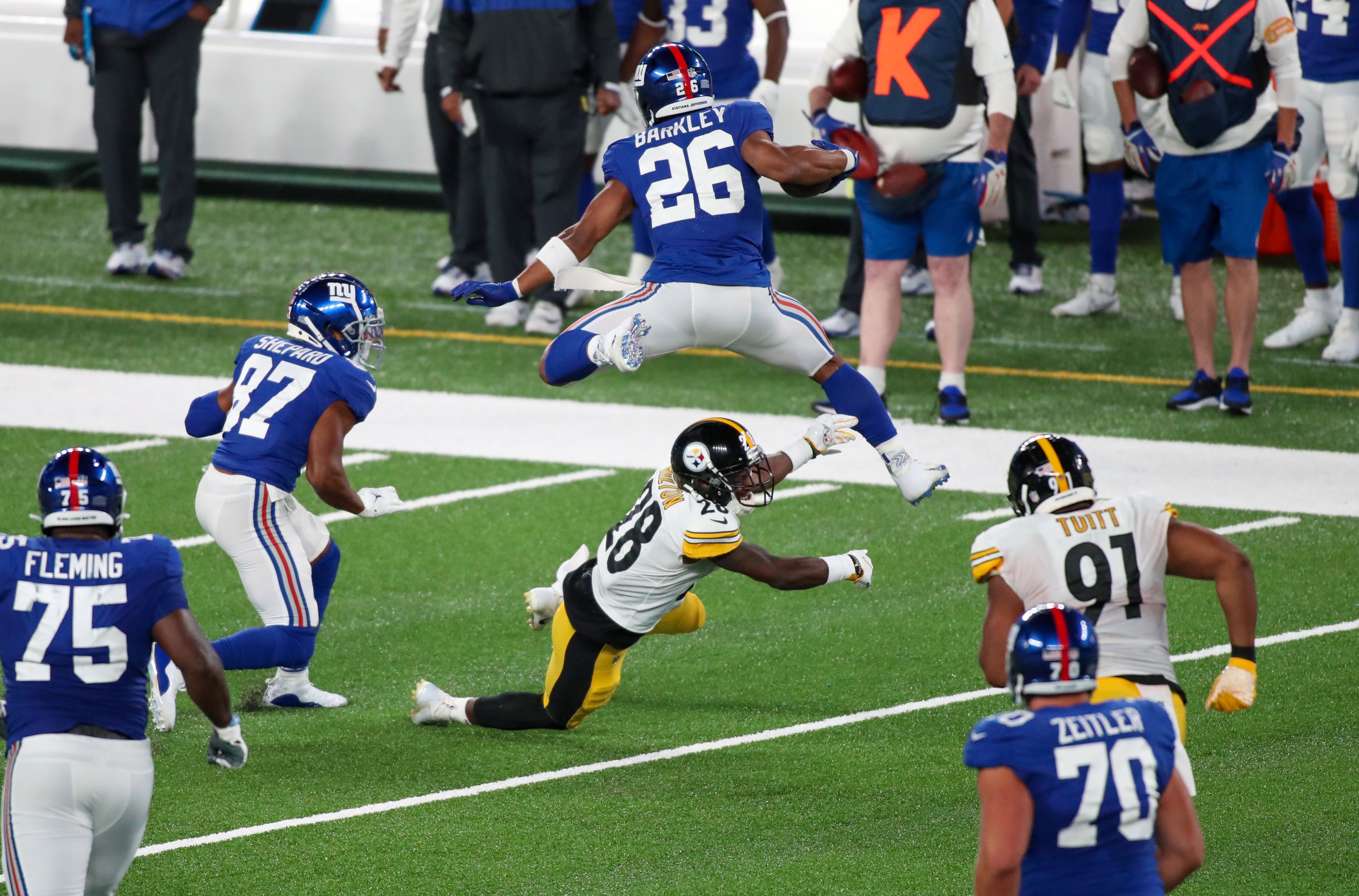 Giants drop opener to Steelers, 26-16