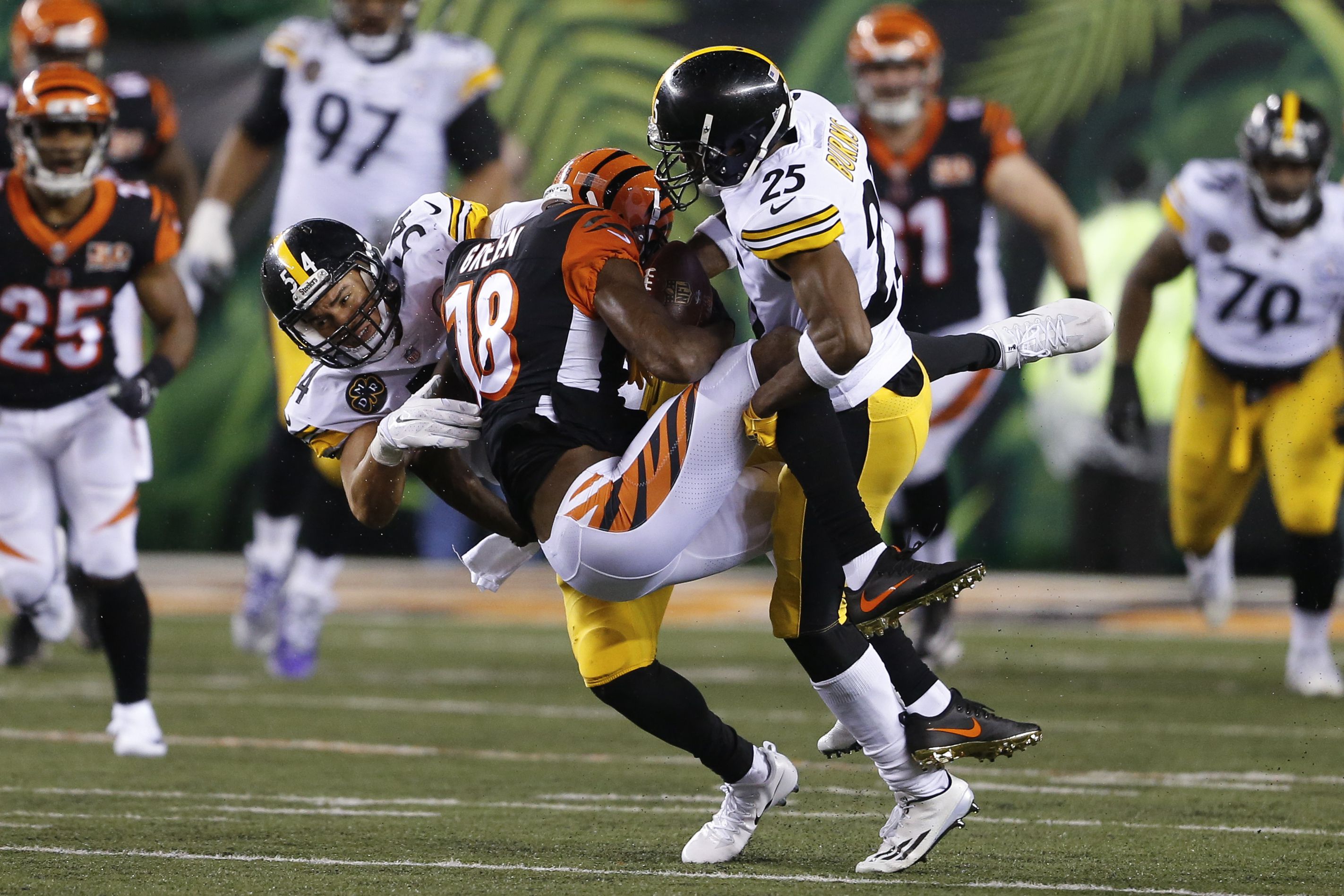 JuJu Smith-Schuster suspended one game for Vontaze Burfict hit