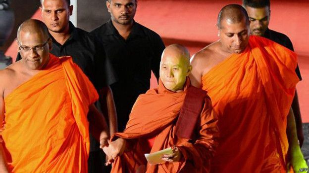 150531145614_afp_monk_buddah_624x351_afp.jpg