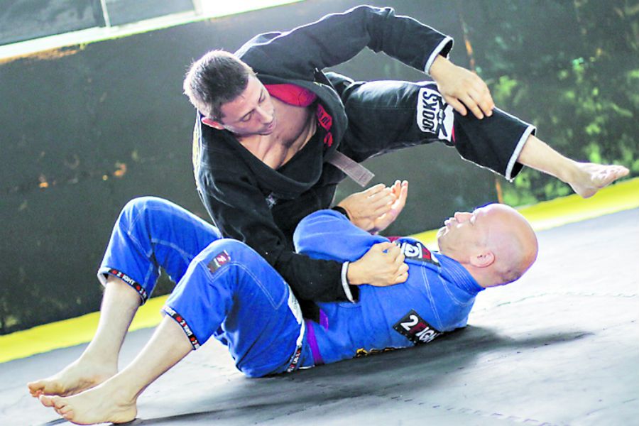 ARTES-MARCIALES-TRANSICION-ENTRE-LLAVES.jpg