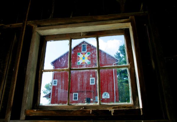 Quilt Designs On Barns Aim To Spur Tourism