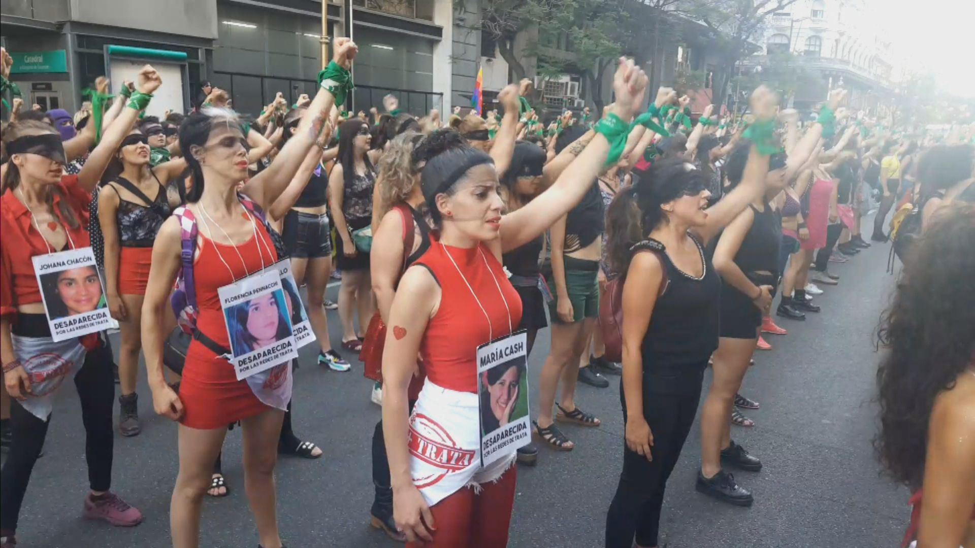 Mujeres desnudas marchan en chile contra el feminicidio