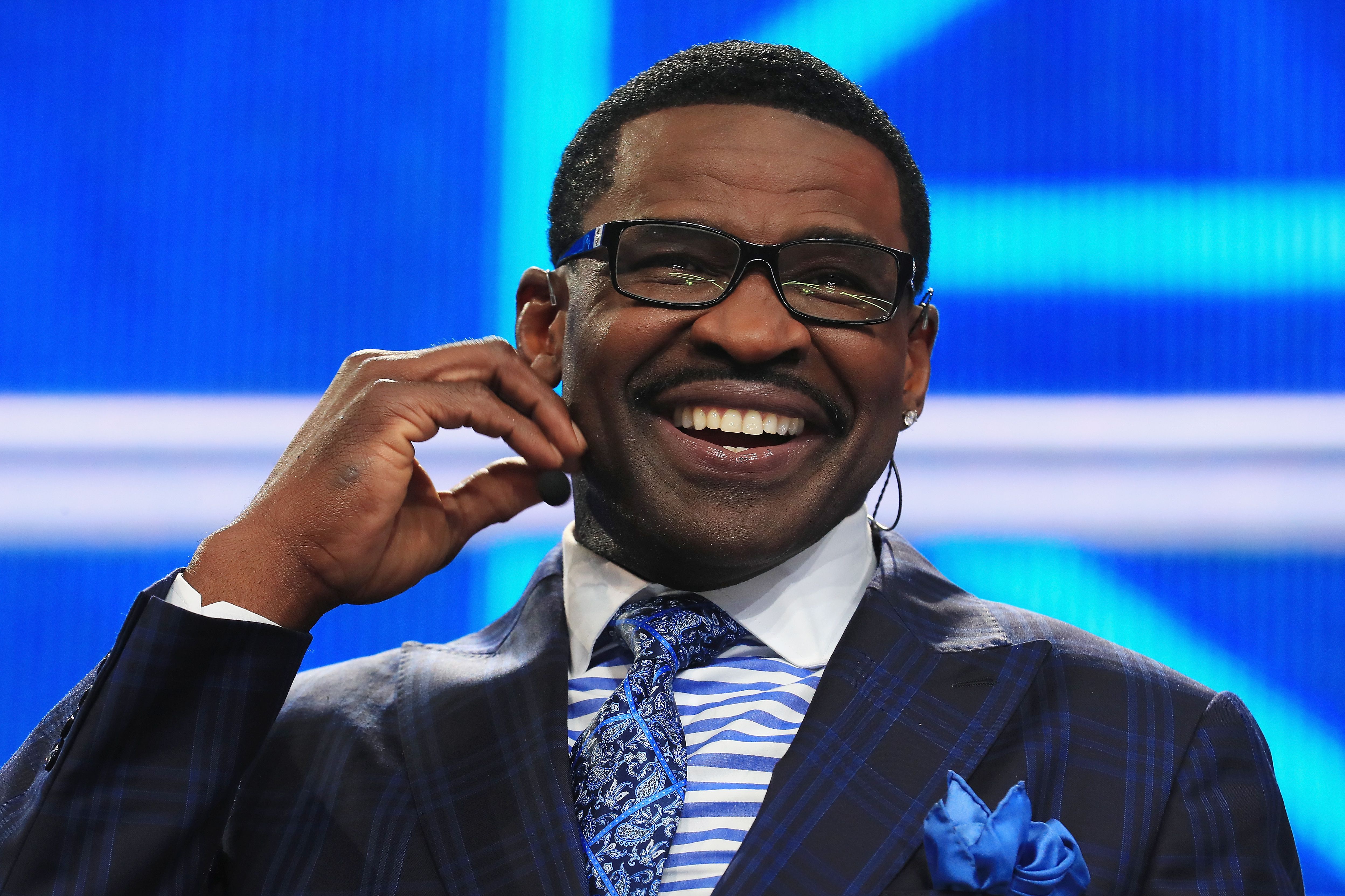 Dallas Cowboys Owner Jerry Jones Reacts to Michael Irvin's NFL