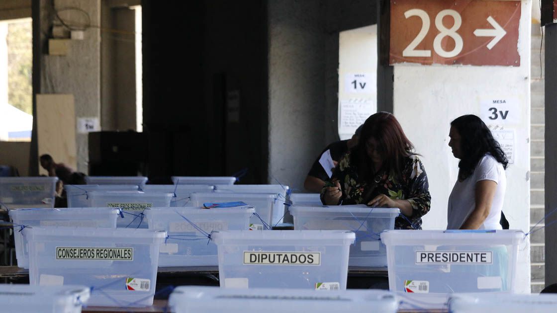 Constitución de mesas en el Estadio Nacional