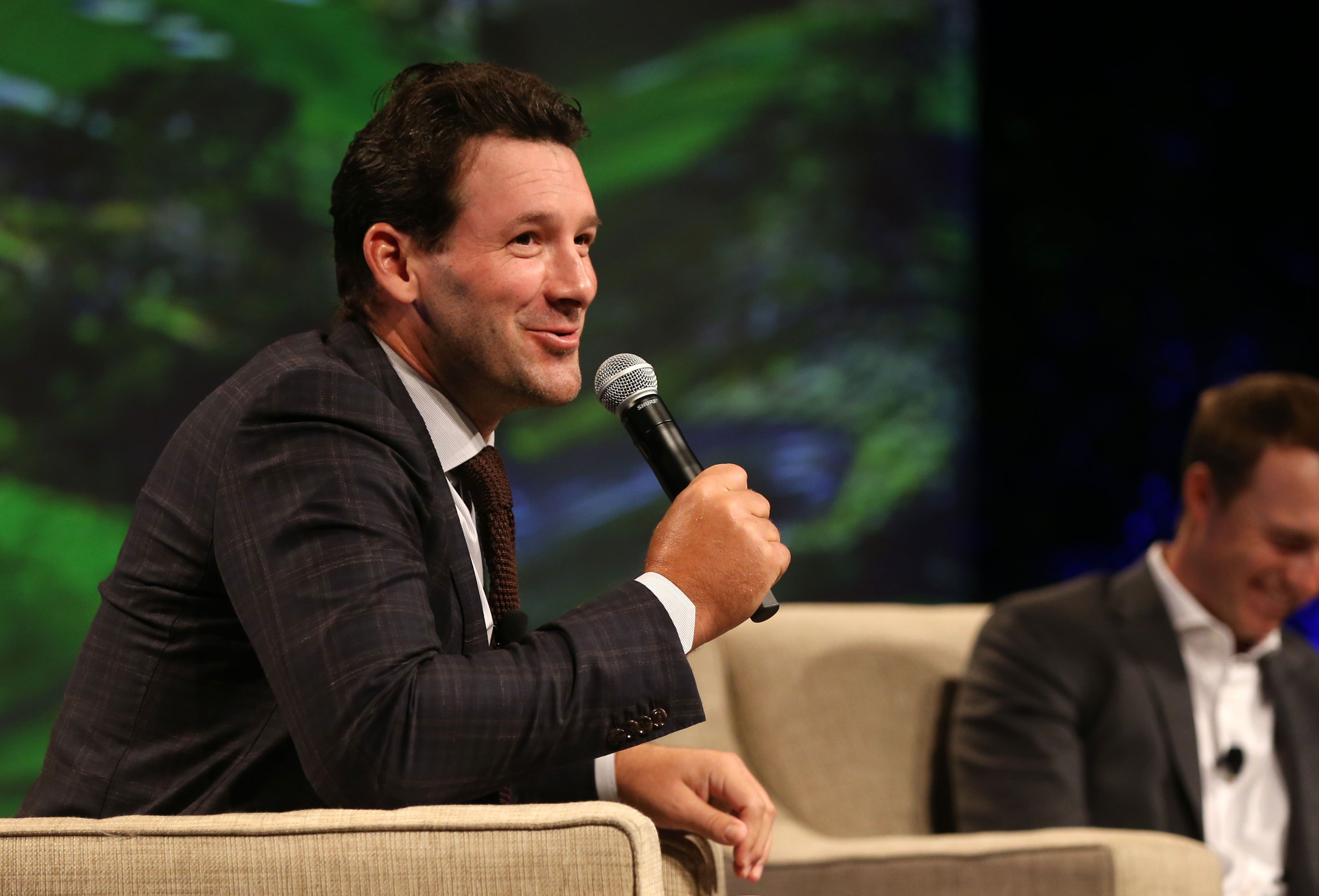 Reports: Tony Romo wants CBS to make him the highest-paid NFL