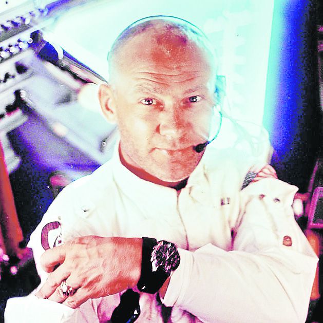 Edwin "Buzz" Aldrin (1930).   Apolo 11. Segundo astronauta en la Luna. Fue el piloto del módulo lunar. A su regreso enfrentó una serie de episodios traumáticos.