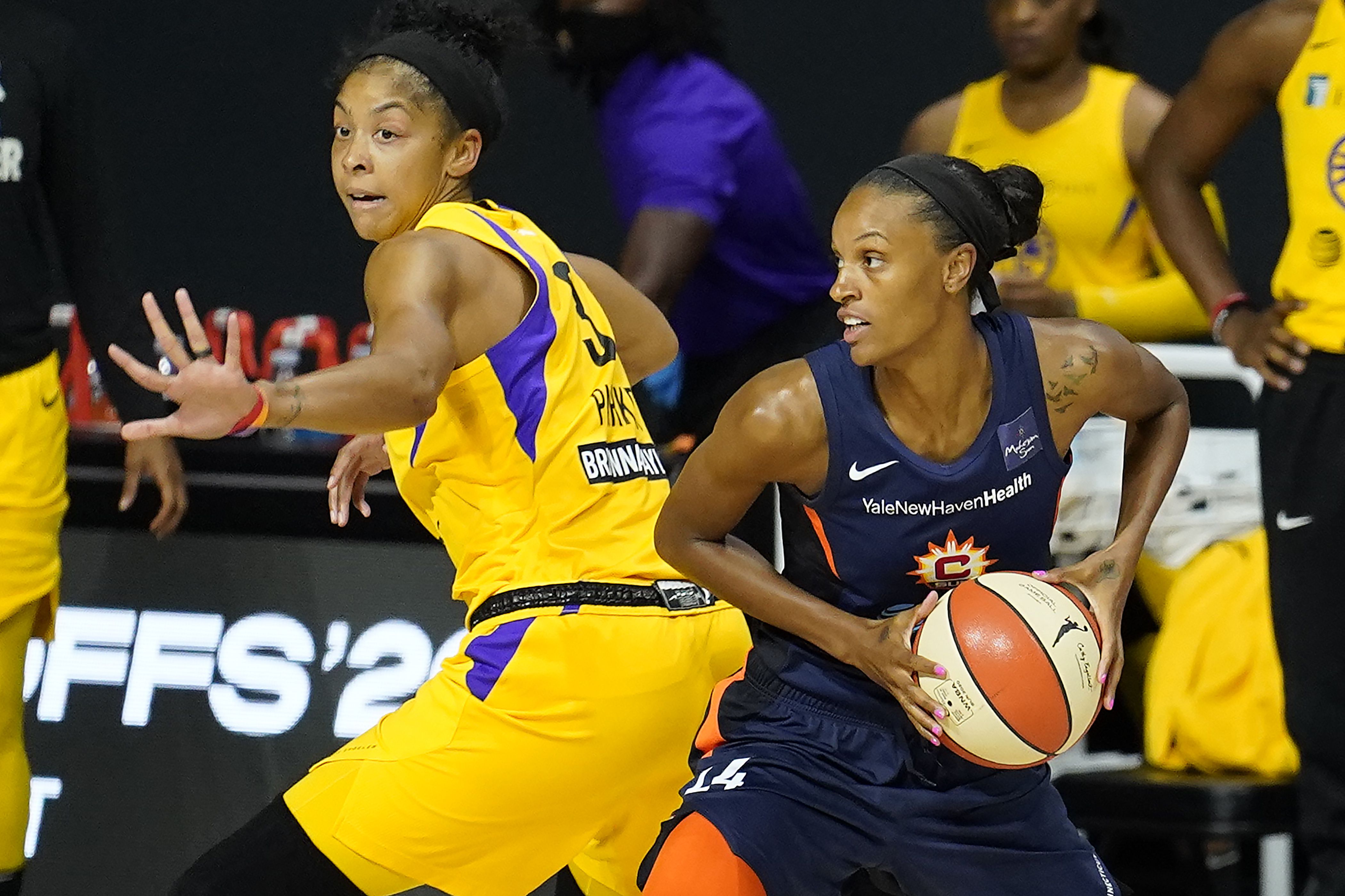 Los Angeles Sparks star Candace Parker injured in preseason opener