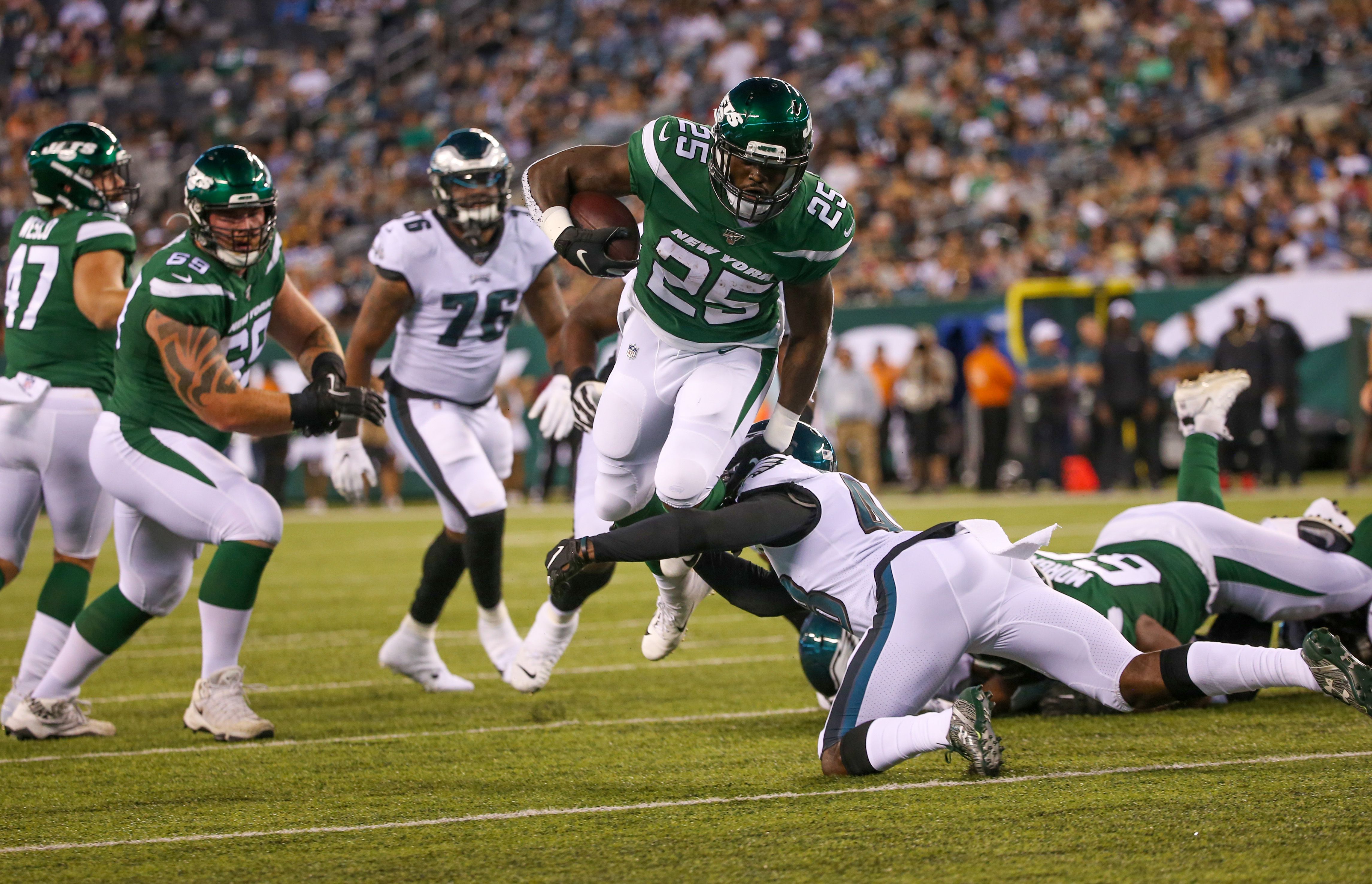 NY Jets: LB Neville Hewitt has returned to the team in free agency