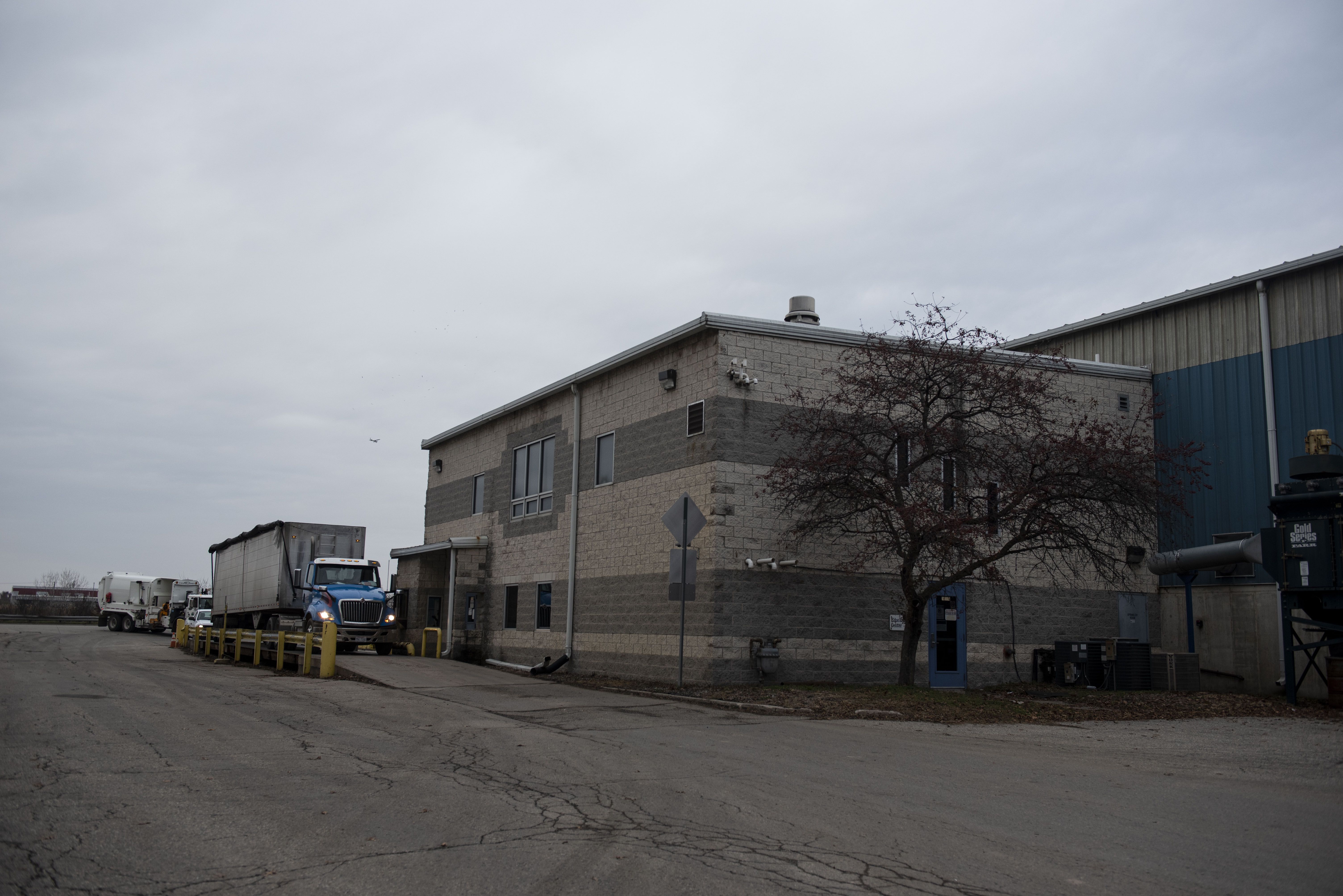 Ann Arbor opening new recycling plant. Here's what not to put in curbside  bins. 