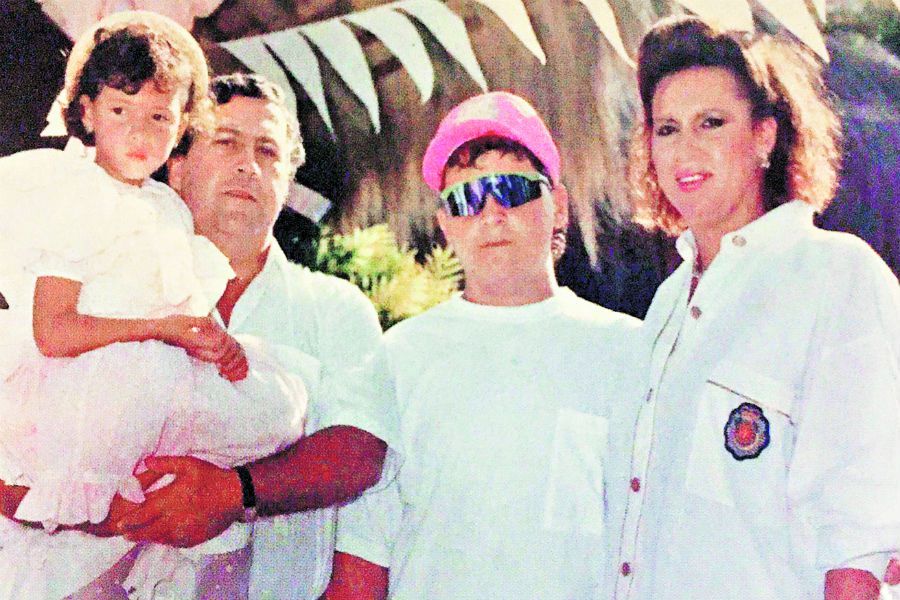aves de corral Violar Campo Viuda de Pablo Escobar desclasifica su vida con líder del cartel de  Medellín - La Tercera