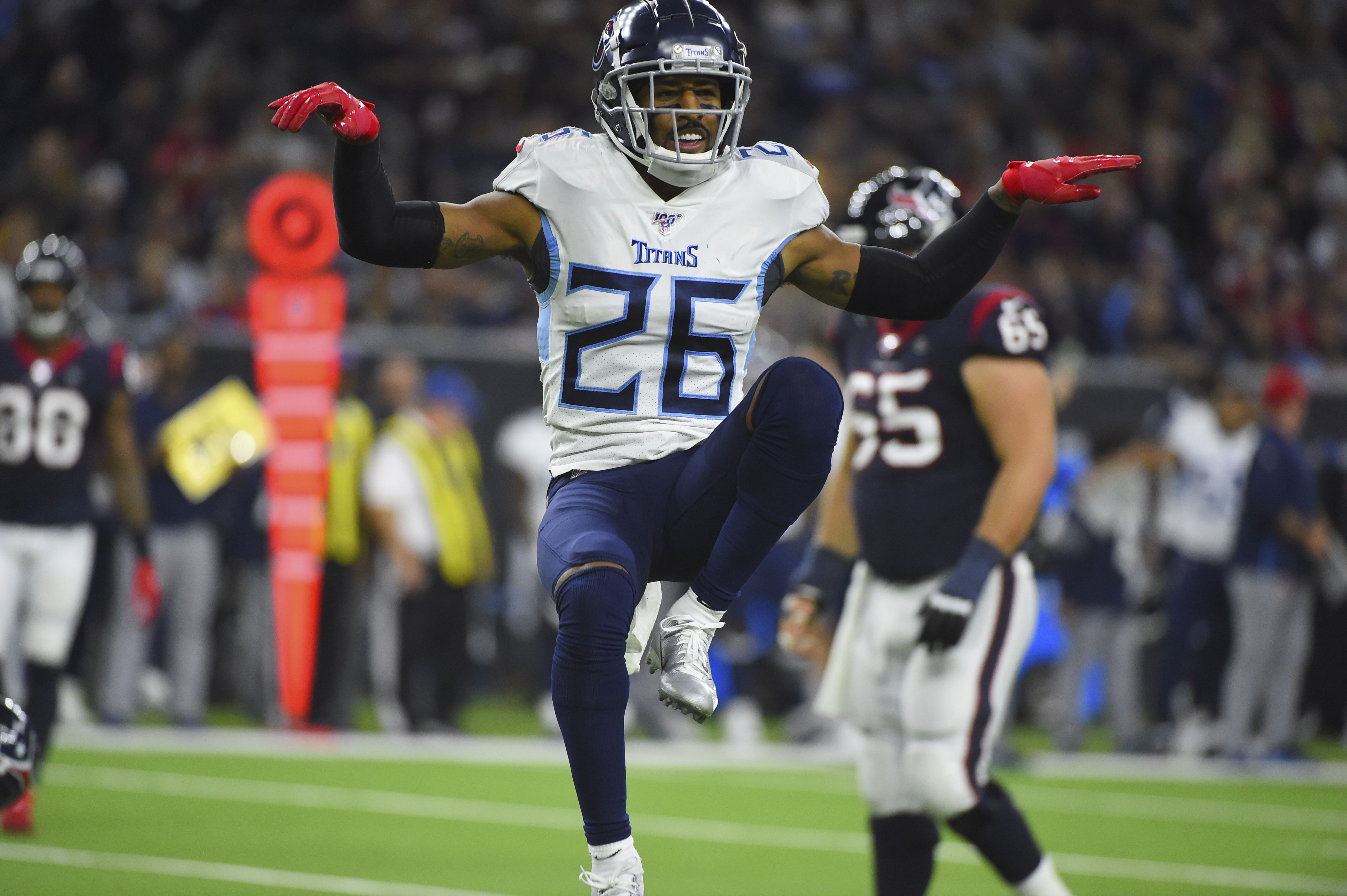 Titans clinch playoff spot with 35-14 win over Texans