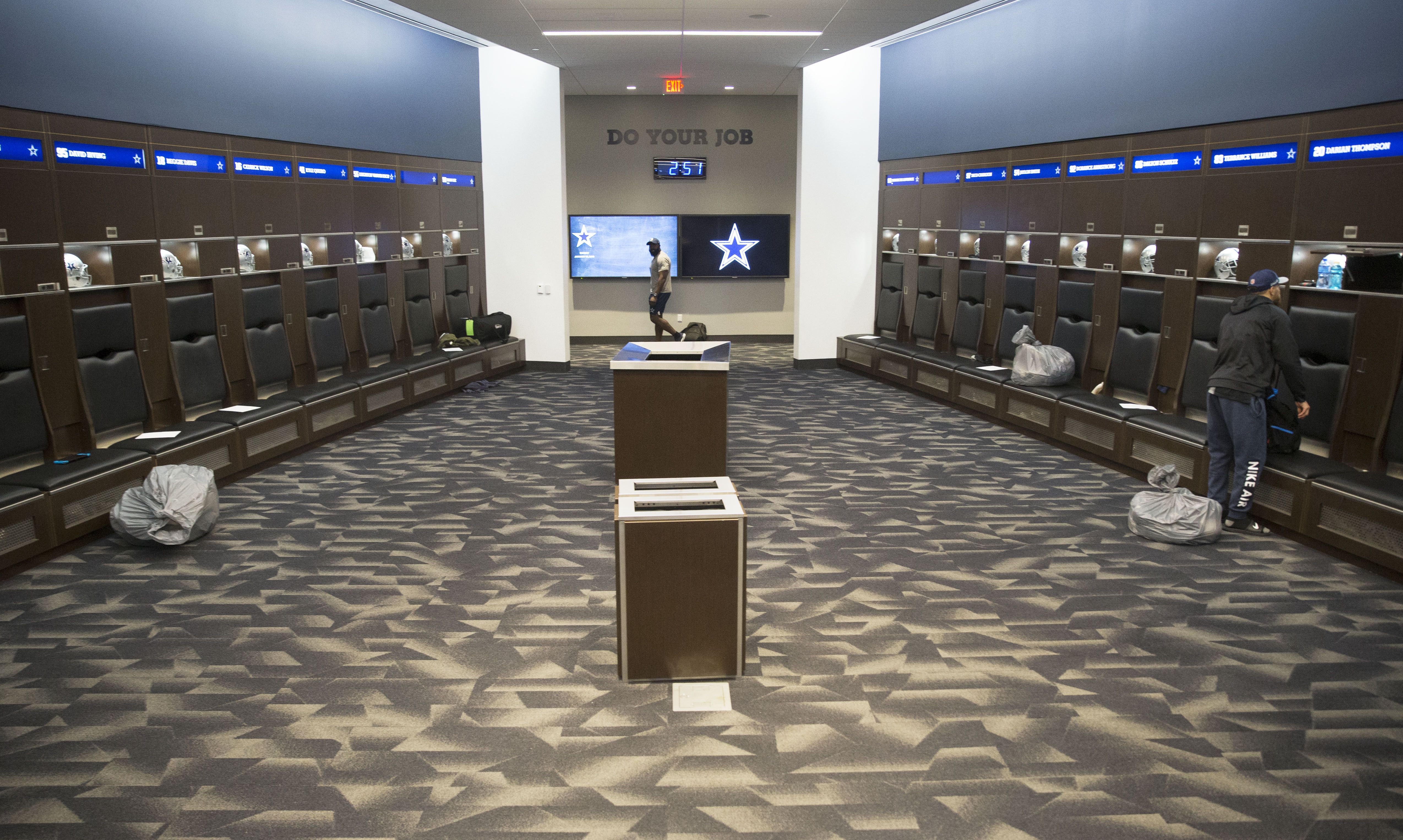 Inside the Cowboys' locker room: Why veterans are near entrance, exits