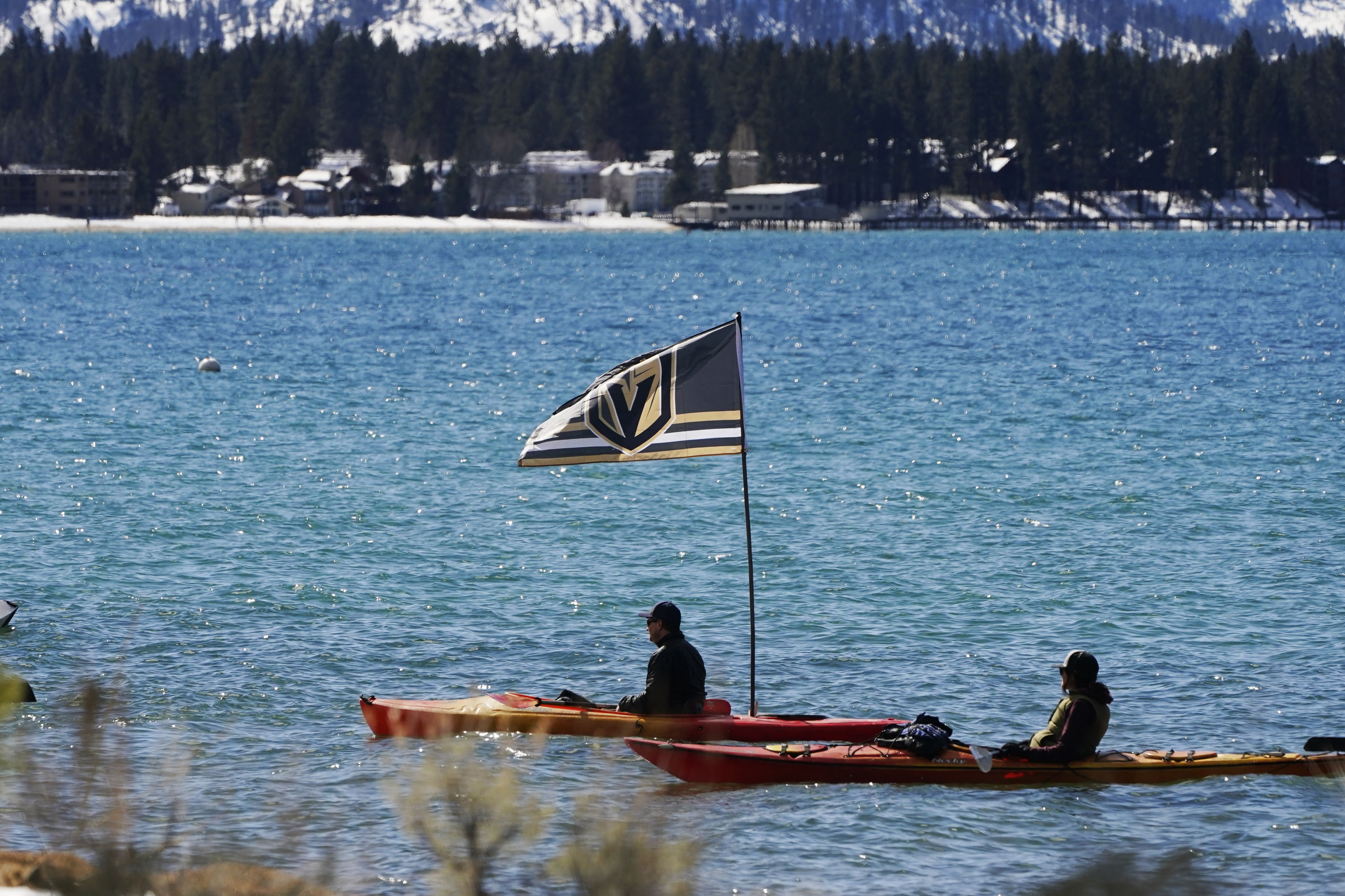 NHL's first outdoor Lake Tahoe game delayed by abundant sunshine - The  Washington Post