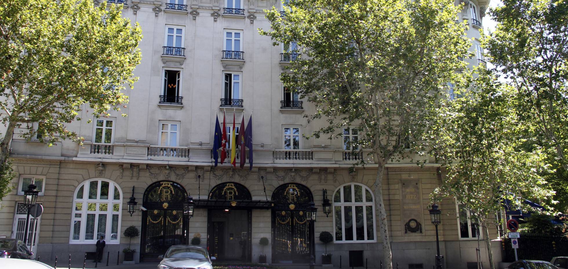 Entrada principal del hotel Ritz en Madrid. Efe