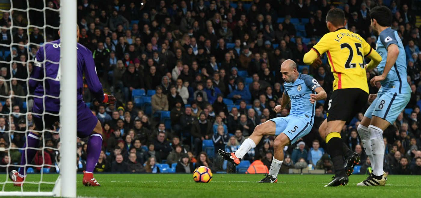 manchester-city-watford-zabaleta