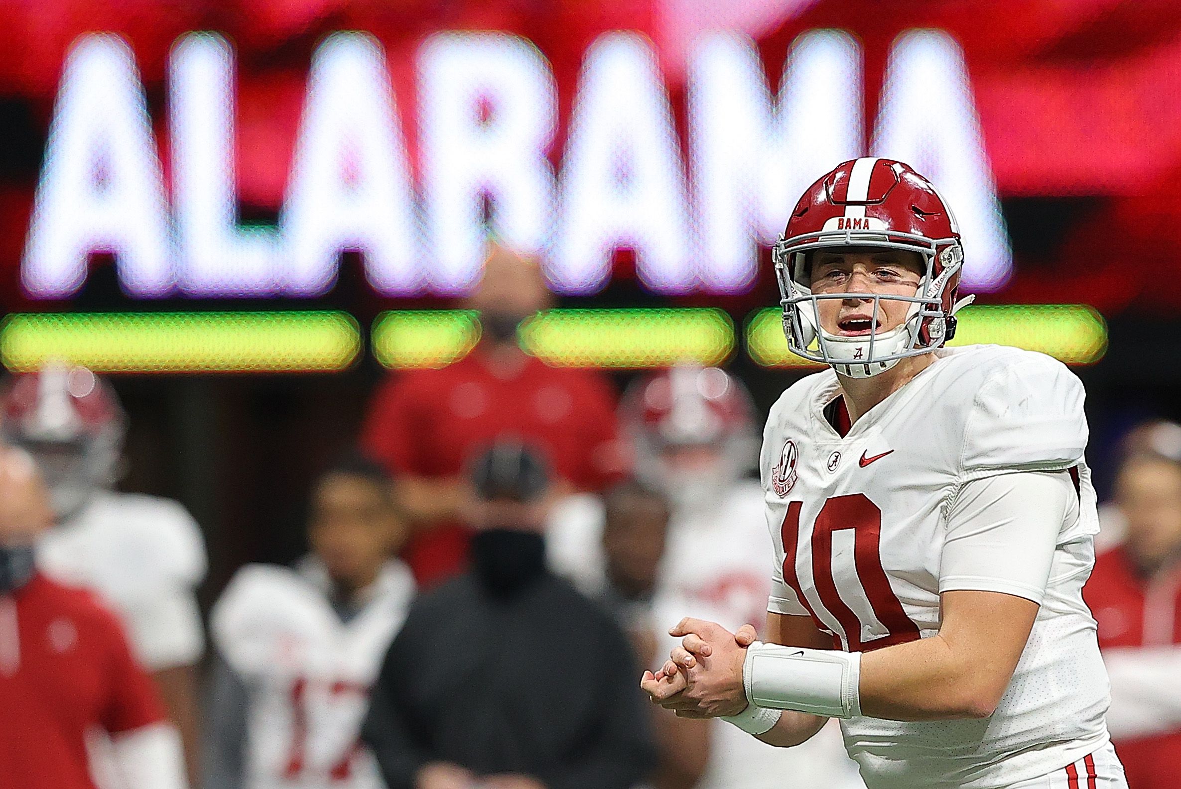 WR Jaylen Waddle, QB Mac Jones, and how Patriots can get a piece of  Alabama's Death Star offense