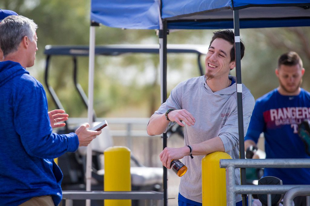 Tim Lincecum honors brother with Rangers