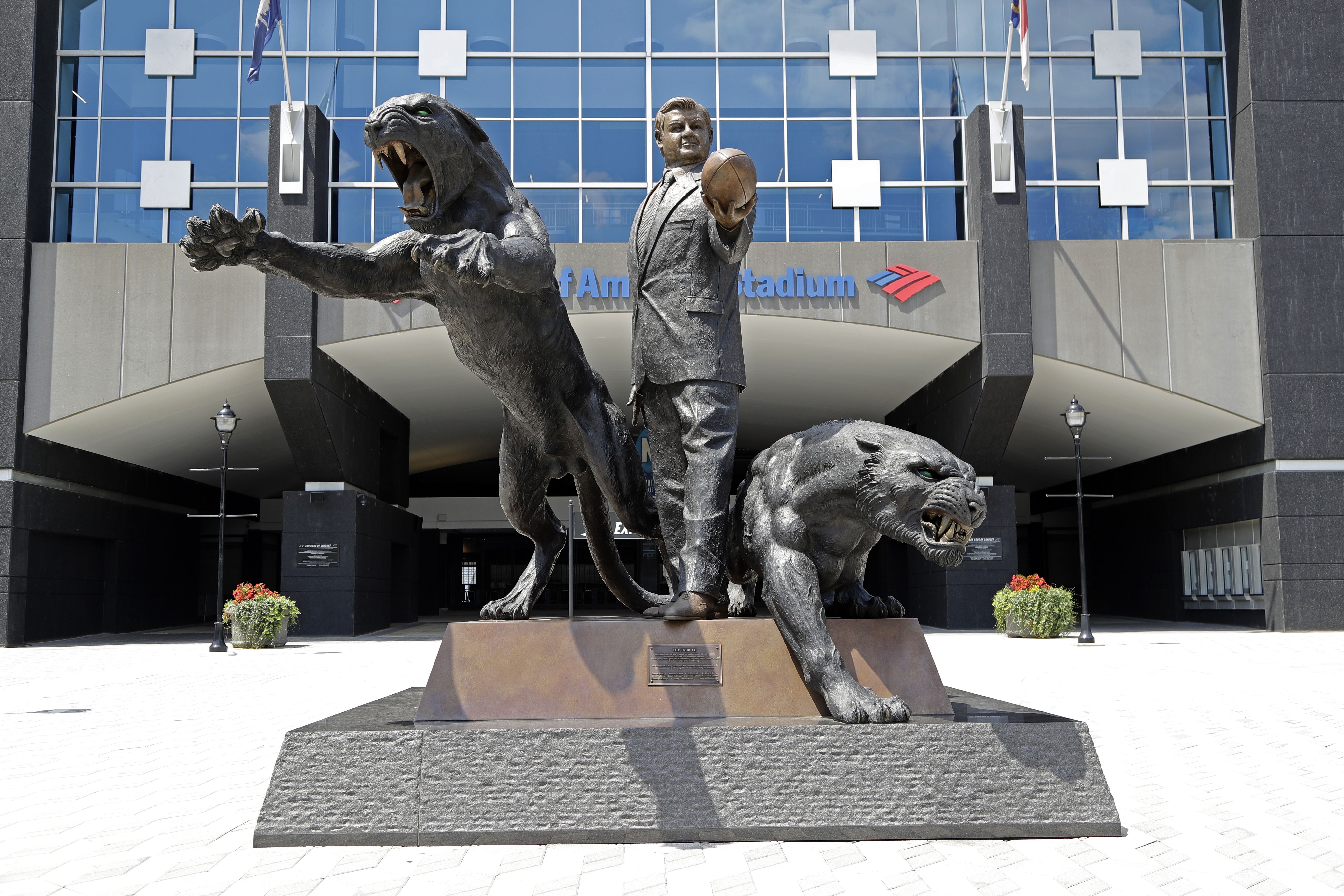 Jerry Richardson: Statue reinforces the hubris of former Panthers' owner -  Sports Illustrated