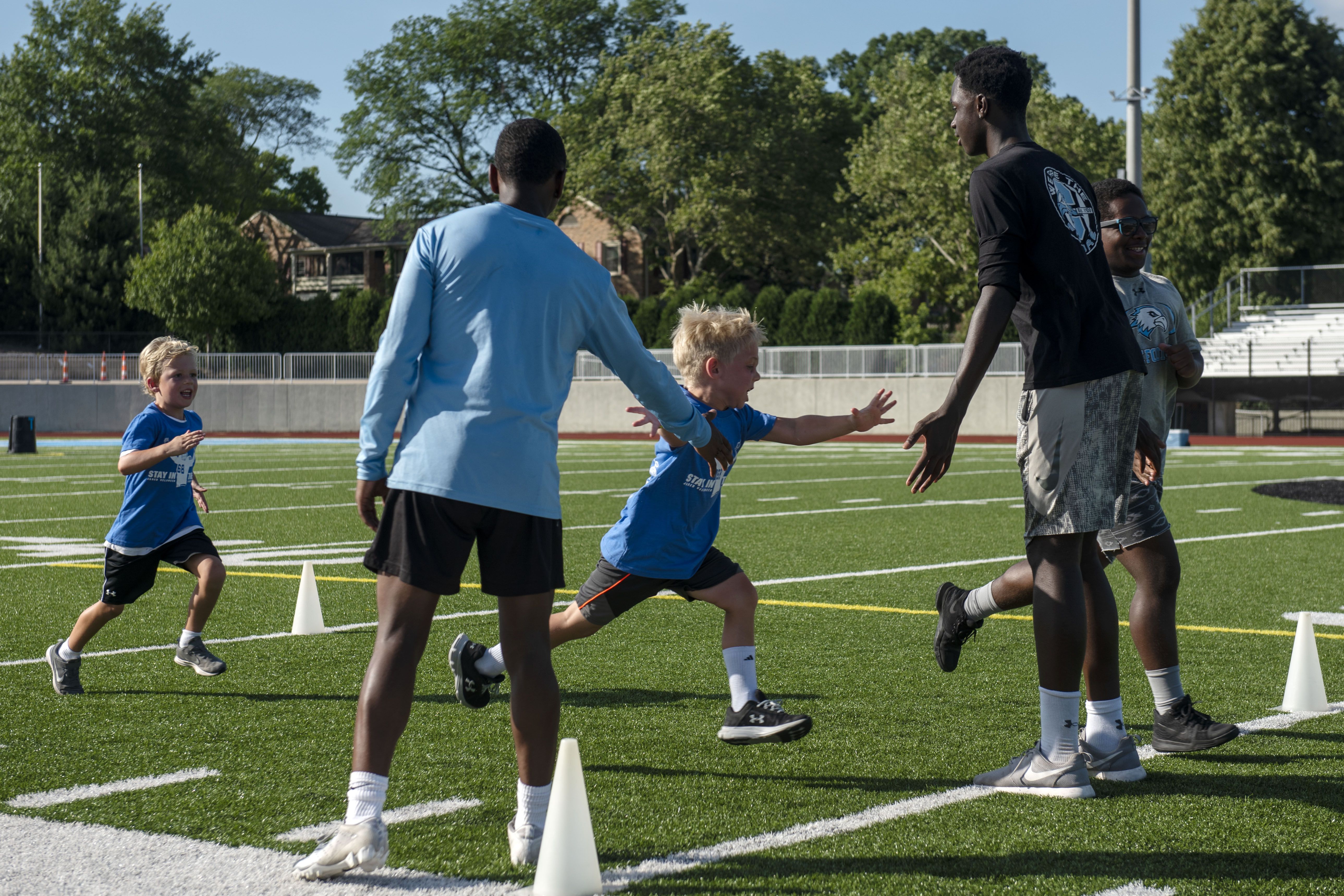 Raiders lineman Jared Veldheer waits on NFL lockout, opens local training  facility 