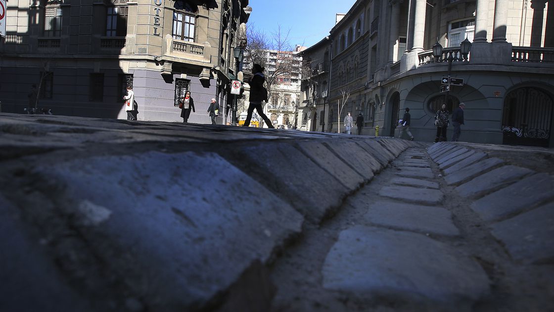 BARRIOS CON CALLES DE ADOQUINES