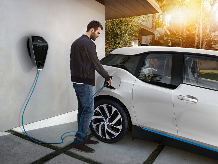 BMW-i3-charging.jpg