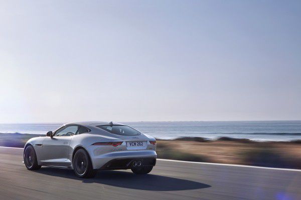 JAGUAR_F-TYPE_18MY_400S_051216_0900_GMT_Location_Exterior_06-600x400.jpg