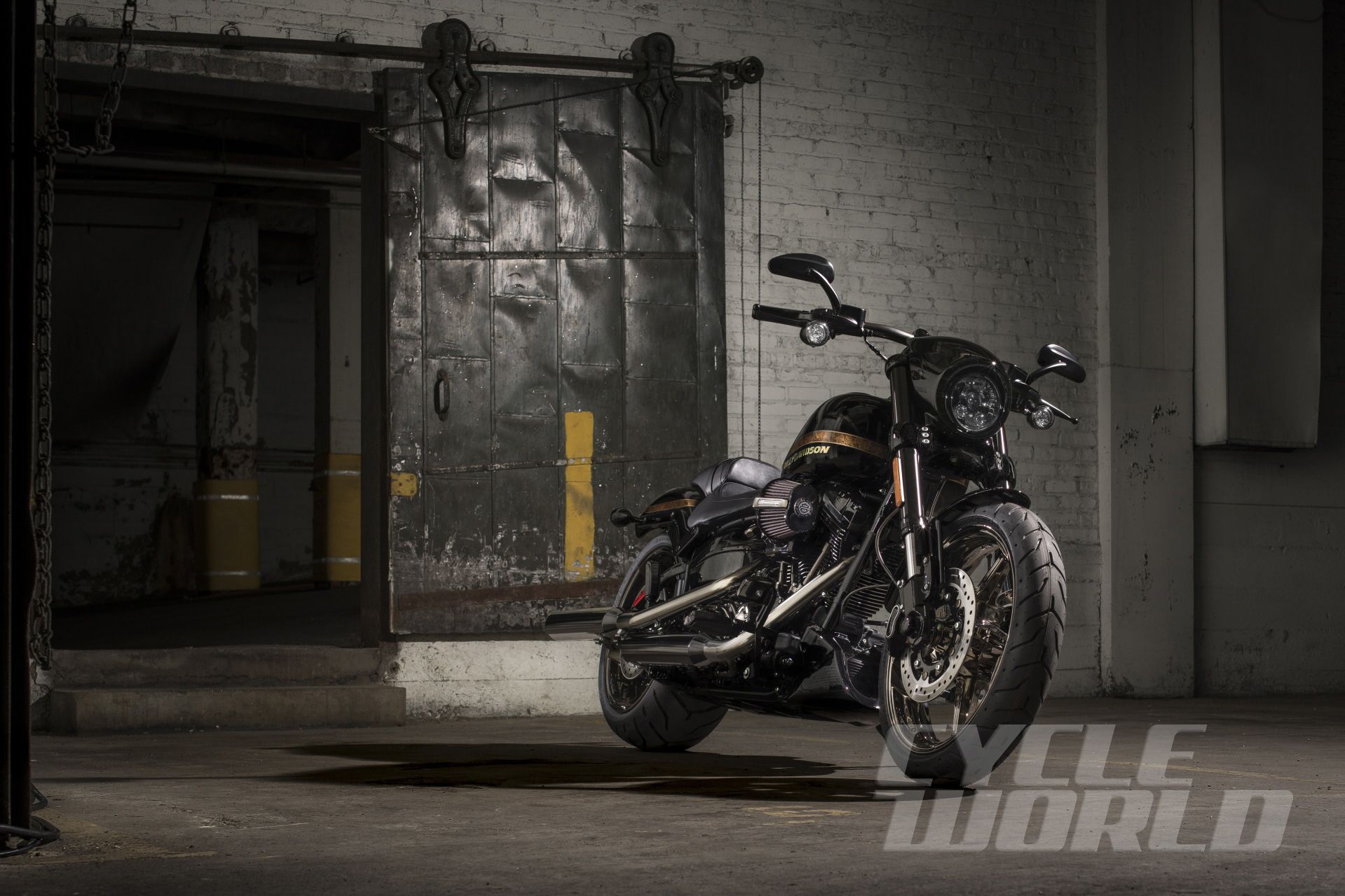 Harley davidson cvo pro shop street breakout