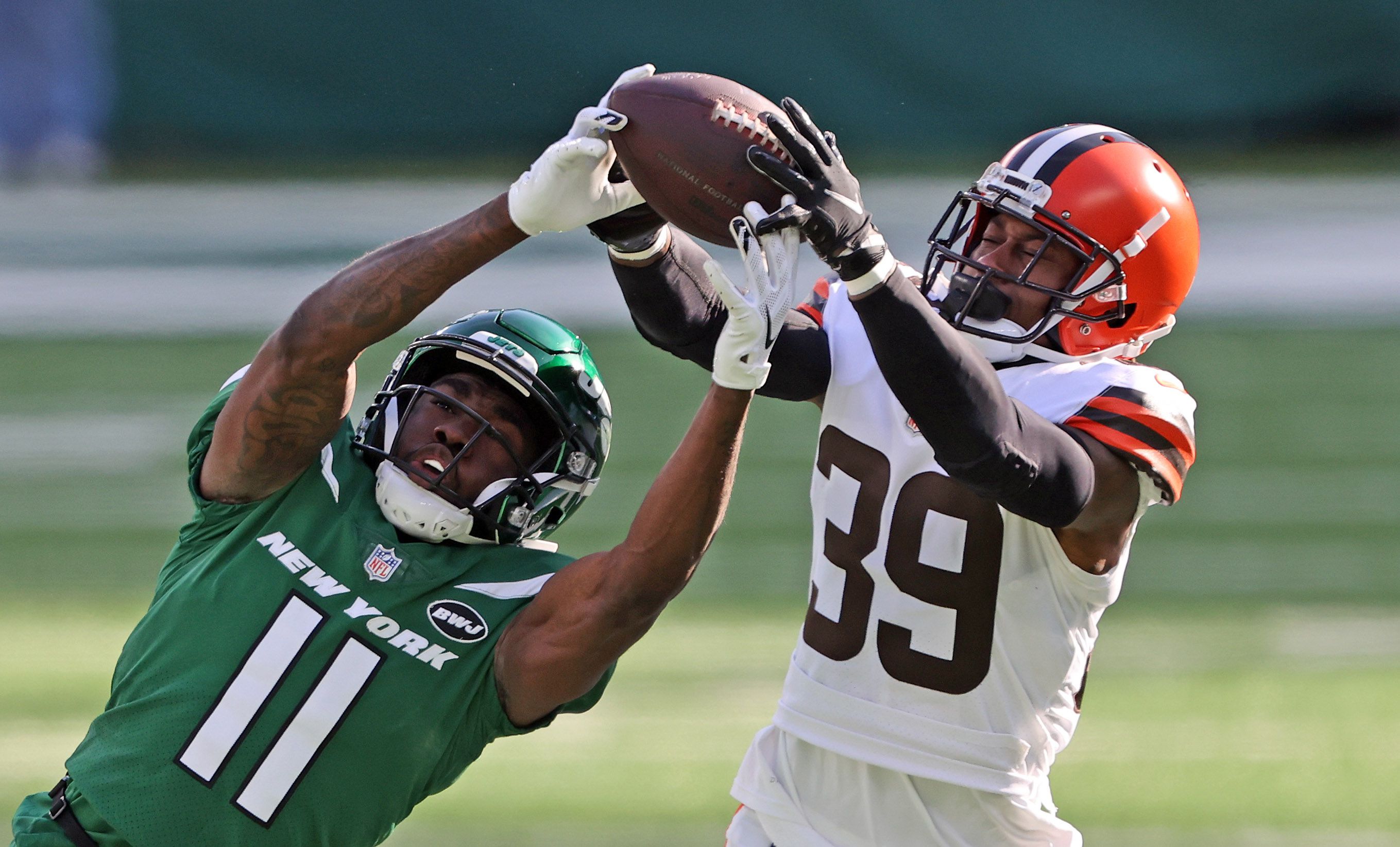 Our favorite photos from Cleveland Browns' 23-16 loss to the New York Jets:   photographers 