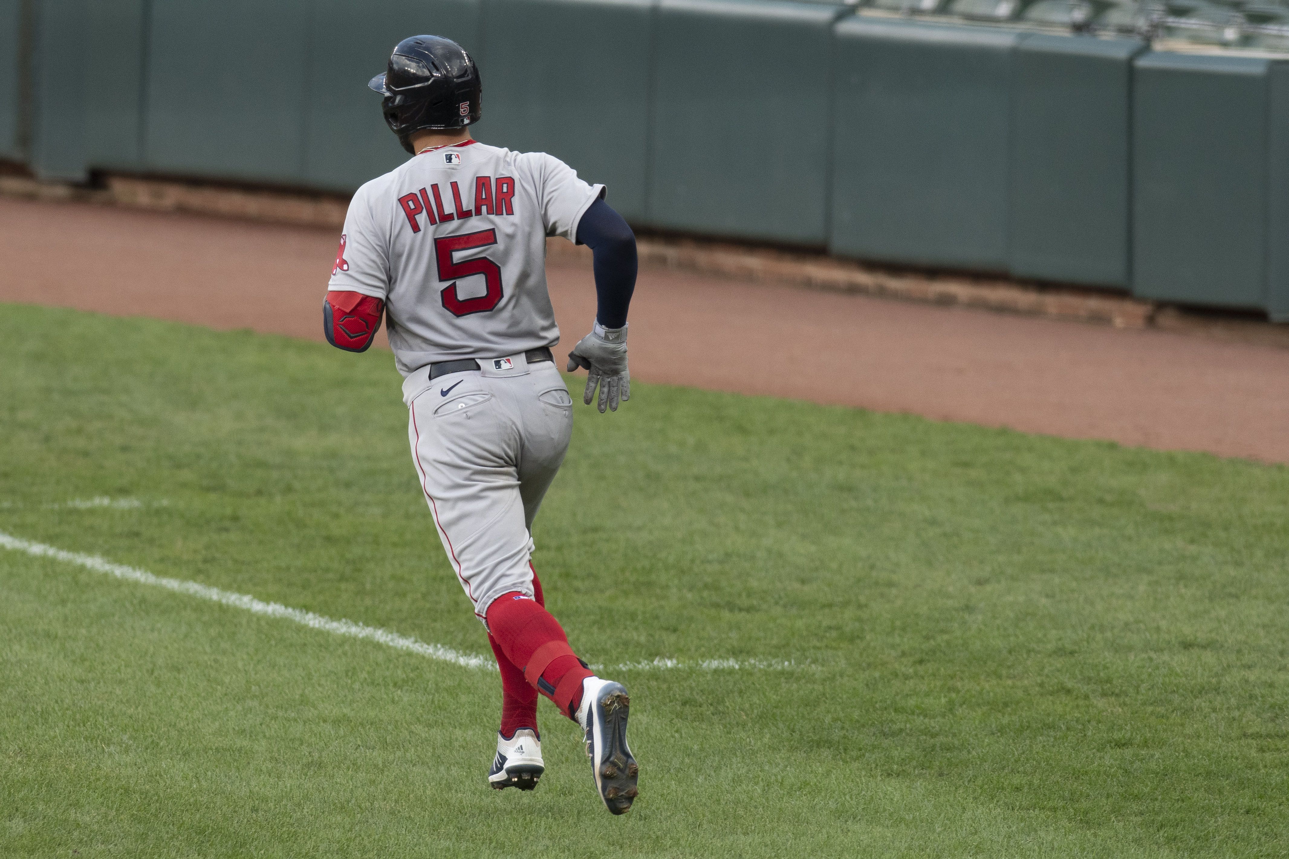 Red Sox Sign Kevin Pillar - MLB Trade Rumors