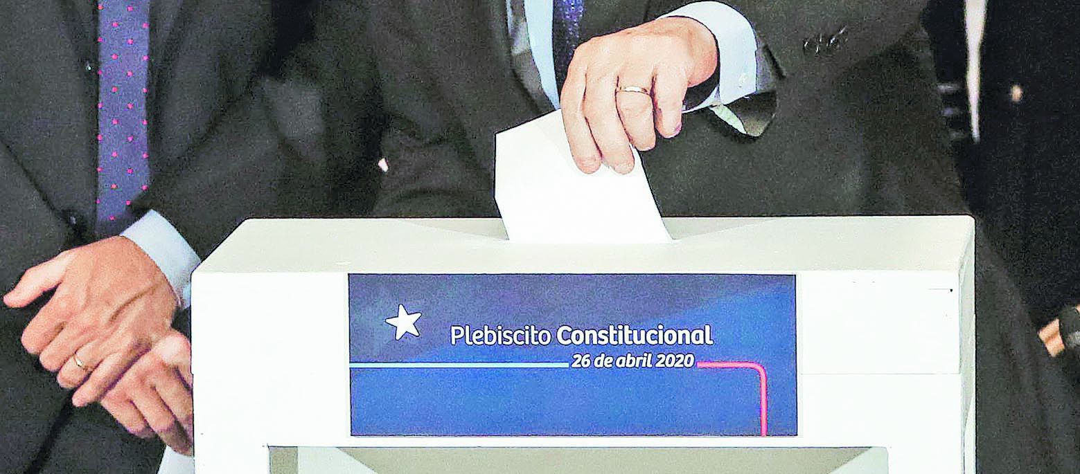 El presidente de la Republica firma decreto que convoca el plebiscito Constitucional

