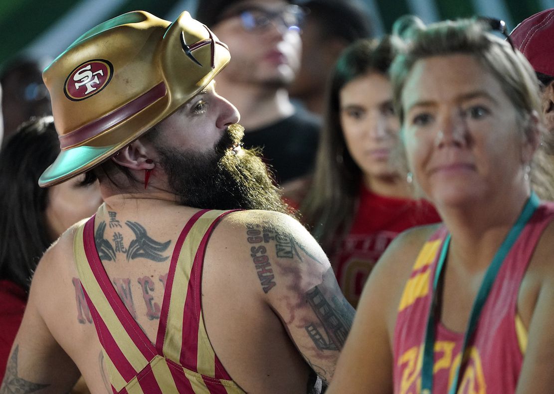 Super Bowl 2020: Chiefs players wear shirts in honor of Andy Reid upon  arriving in Miami 